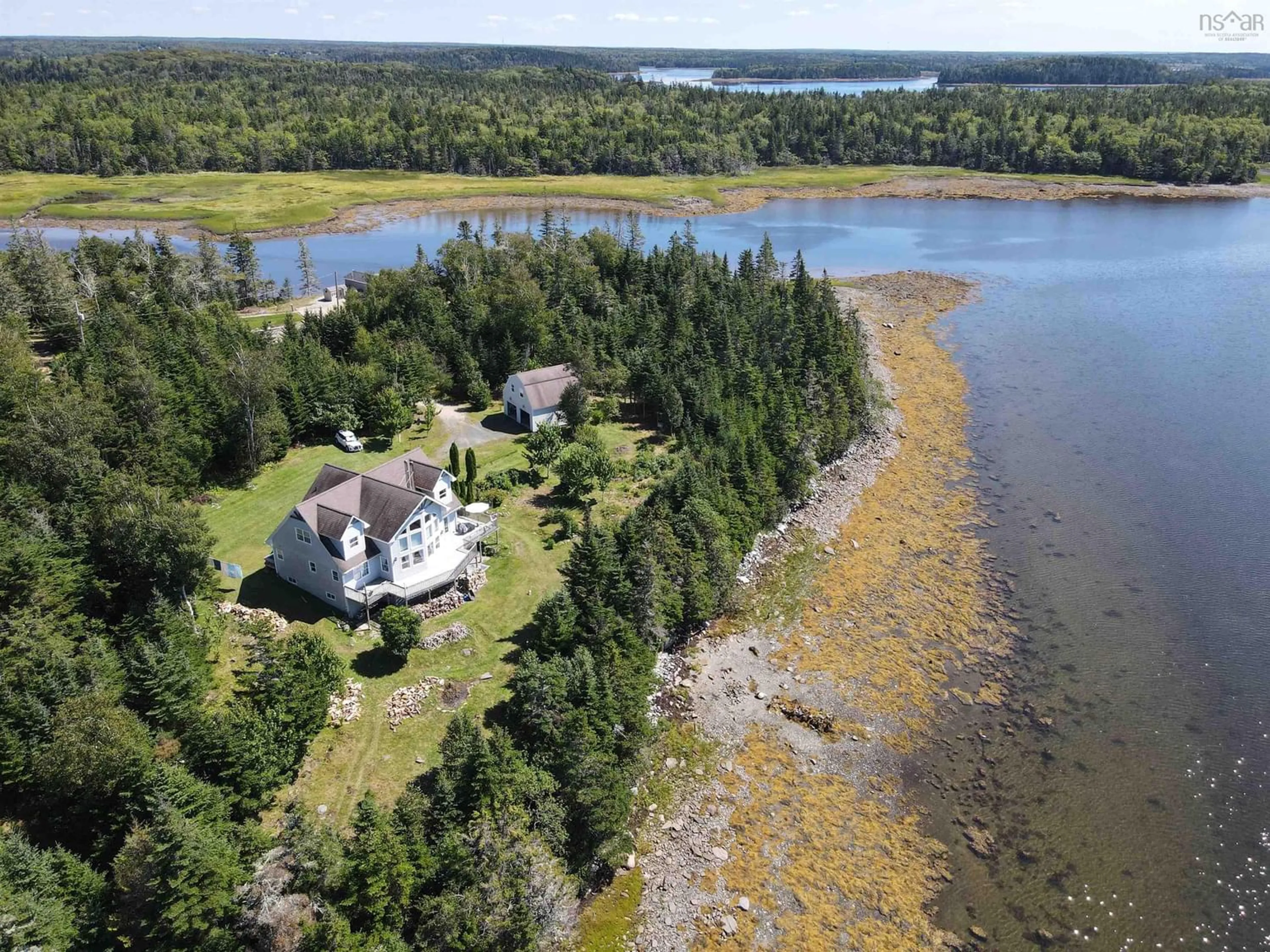Cottage for 98 Roberts Island Dr, Roberts Island Nova Scotia B0W 1W0