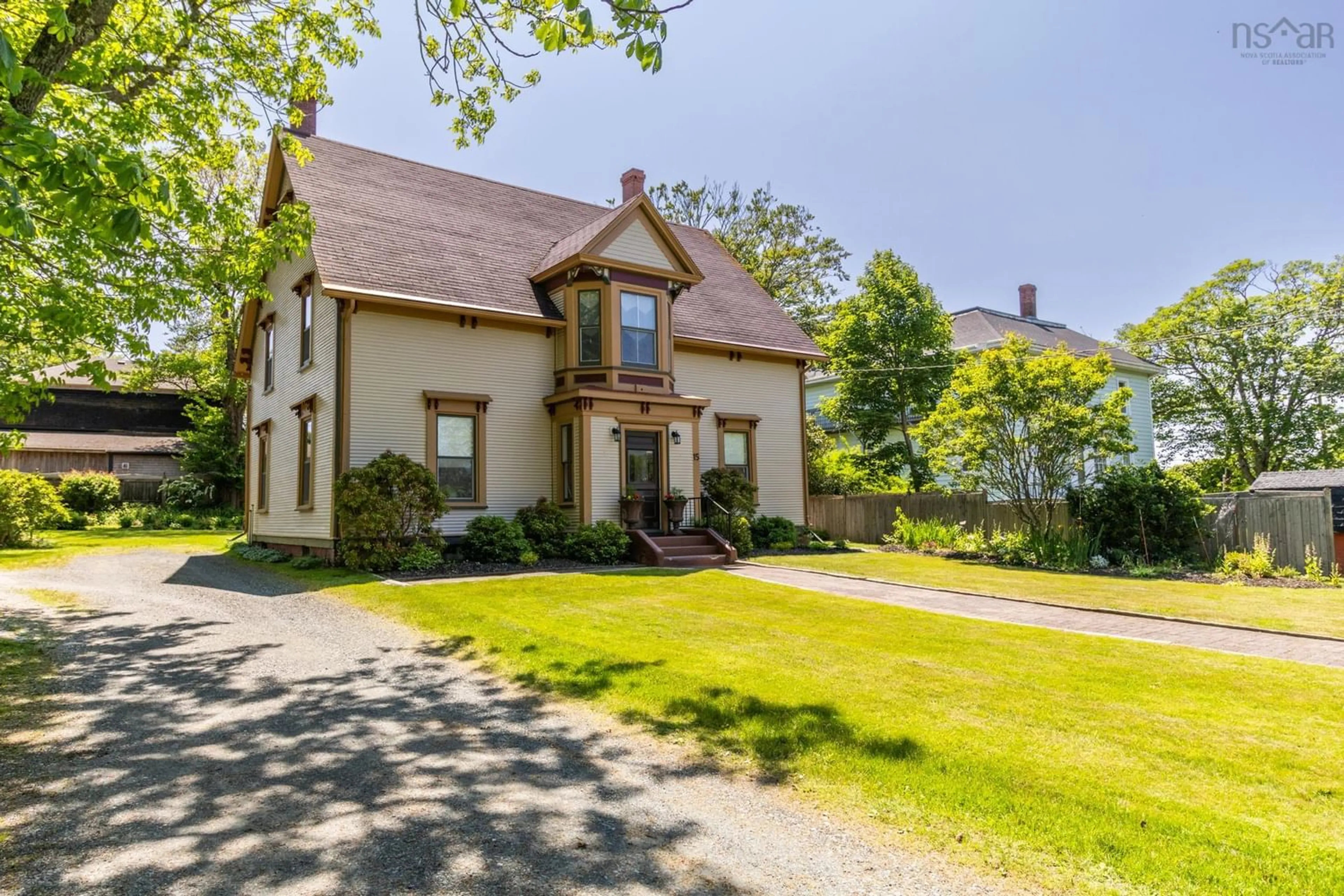Cottage for 15 Elm Street, Yarmouth Nova Scotia B5A 2P8