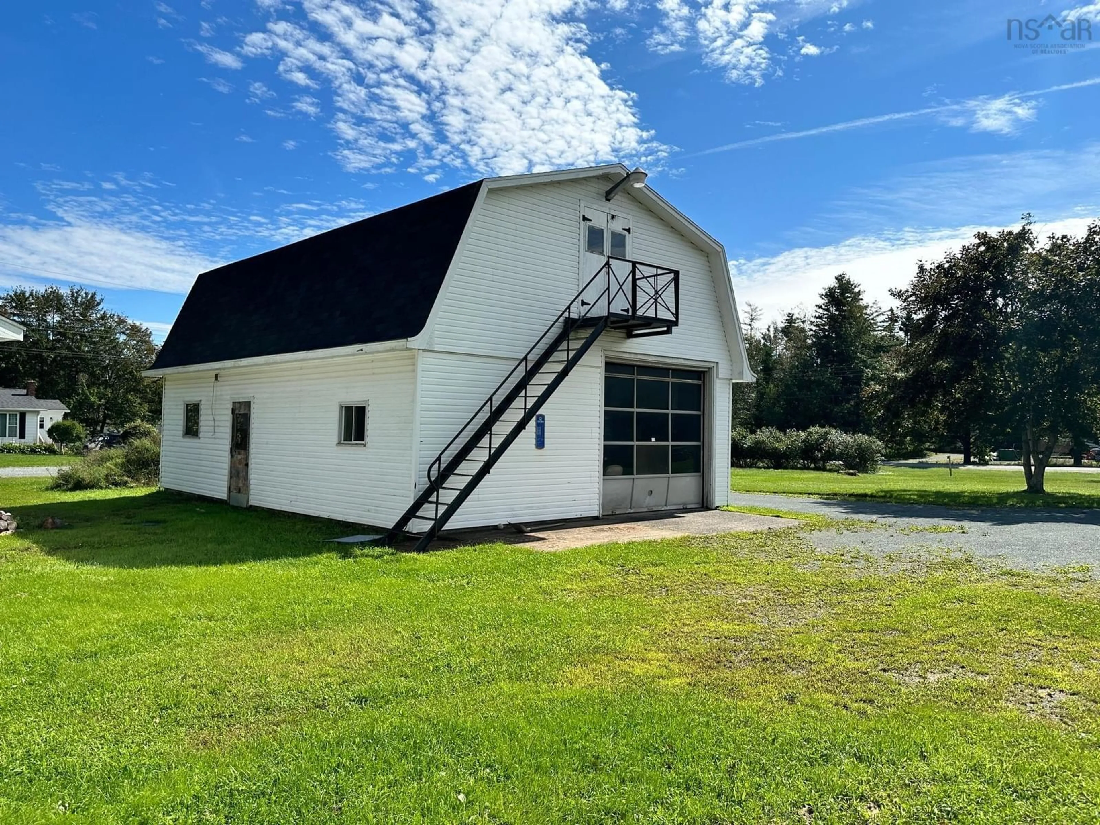 Outside view for 109 Richardson St, Brooklyn Nova Scotia B0J 1H0