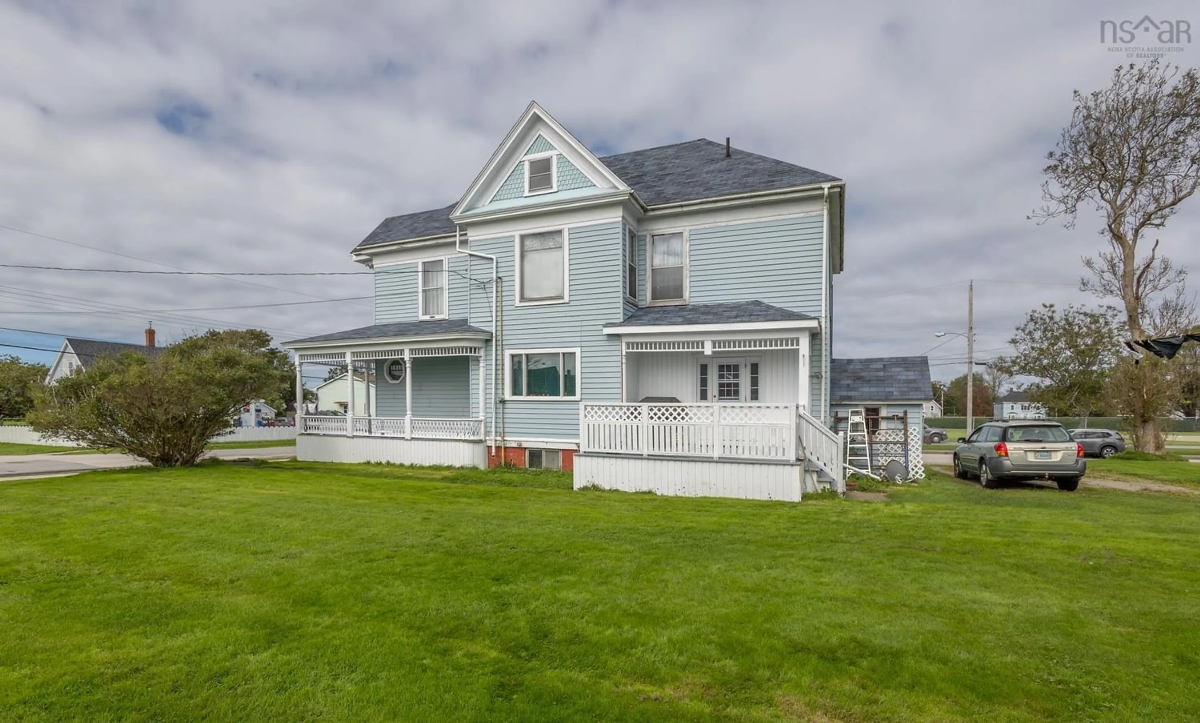 Frontside or backside of a home for 33 William St, Yarmouth Nova Scotia B5A 1Y2