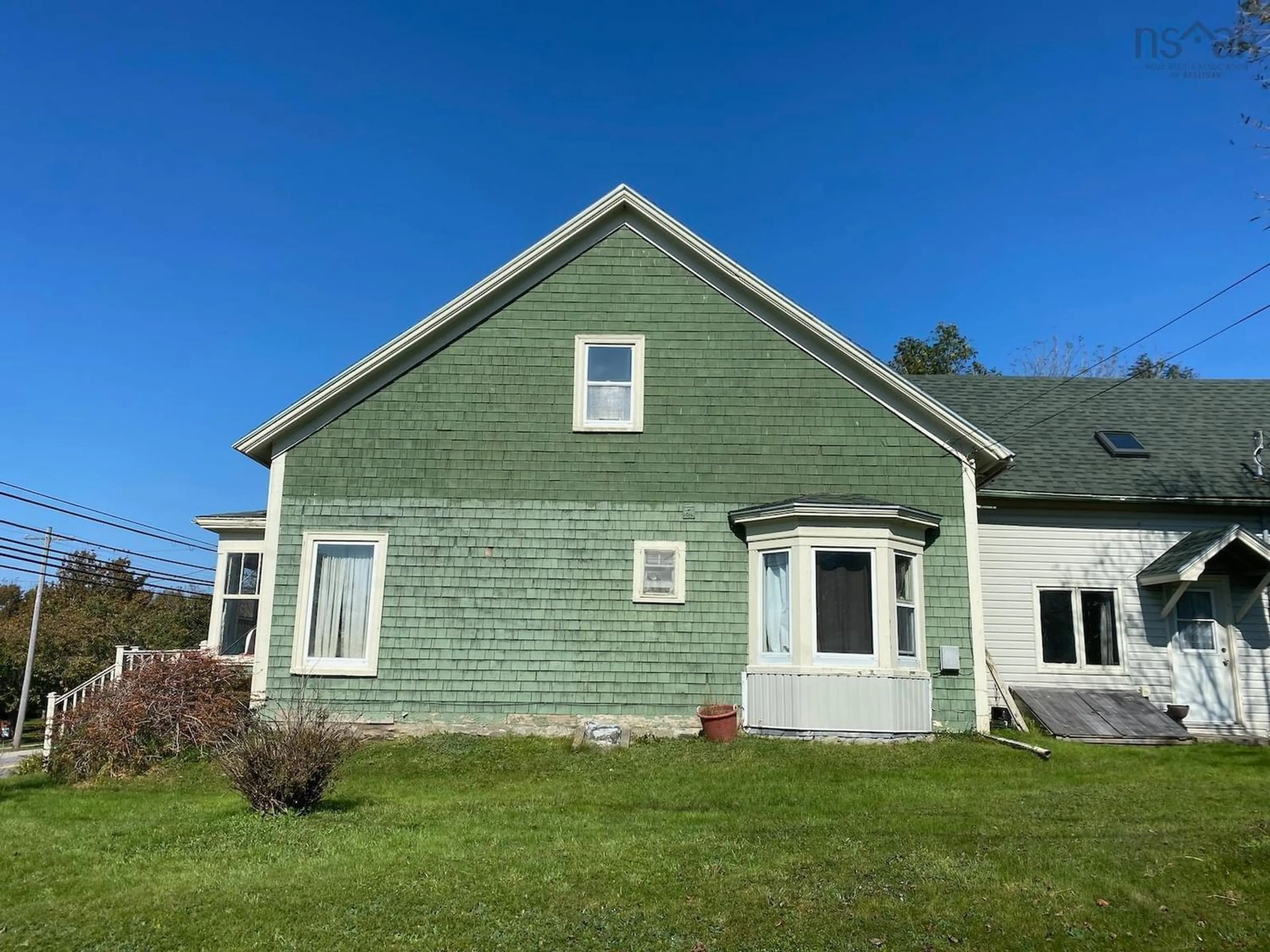 Frontside or backside of a home, cottage for 663 Main St, Yarmouth Nova Scotia B5A 1K5