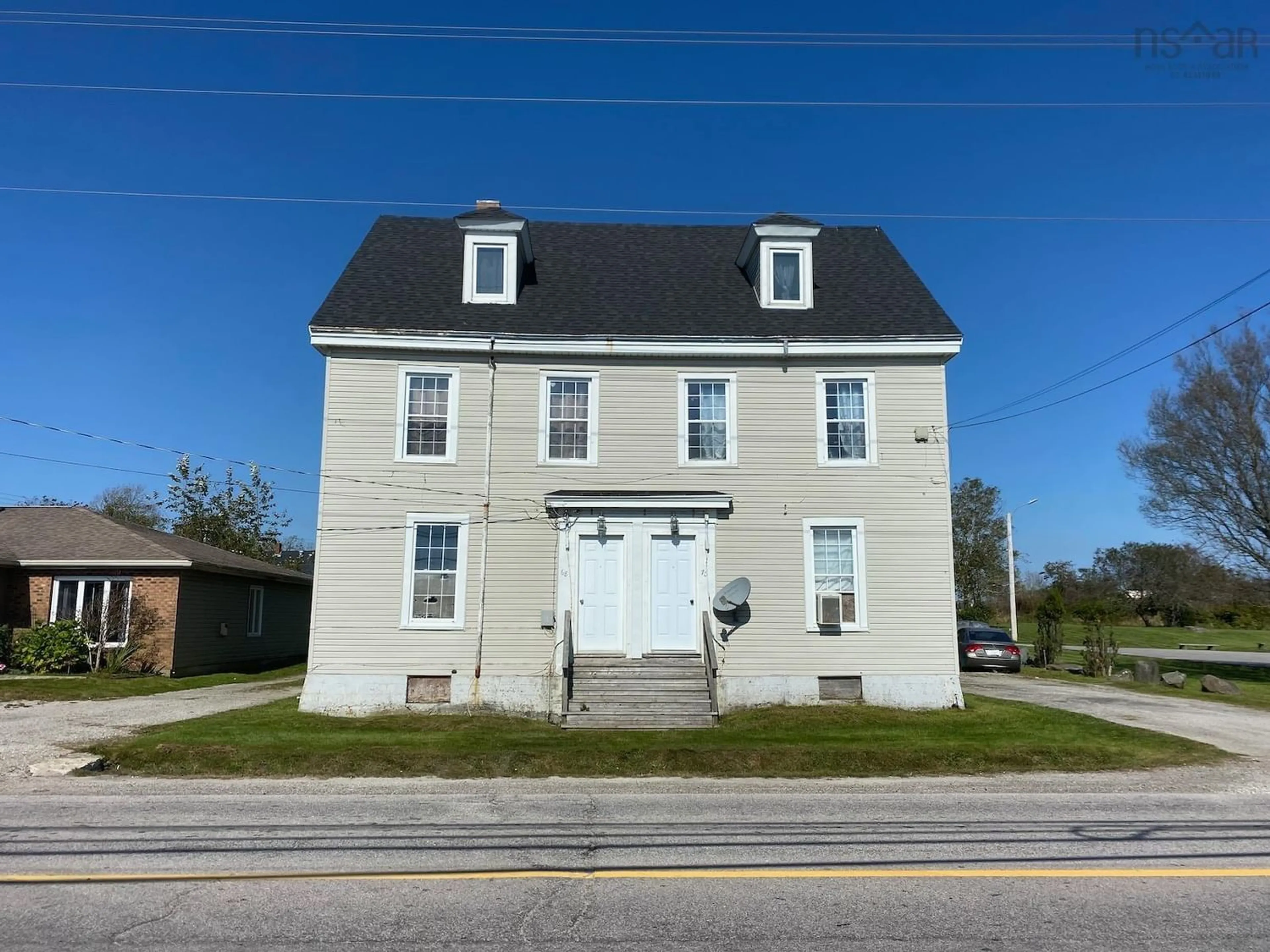 Outside view for 68 Parade St, Yarmouth Nova Scotia B5A 3B4