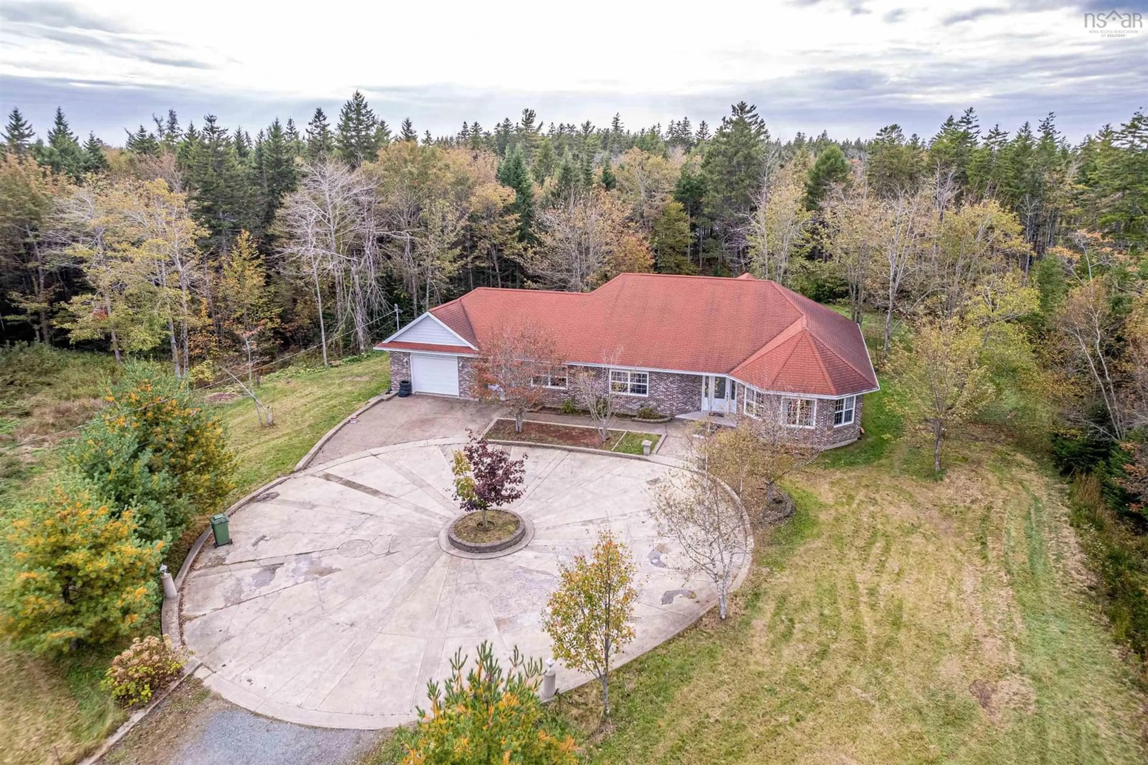 Home with unknown exterior material for 10 Salto Dr, Lucasville Nova Scotia B4B 1R7