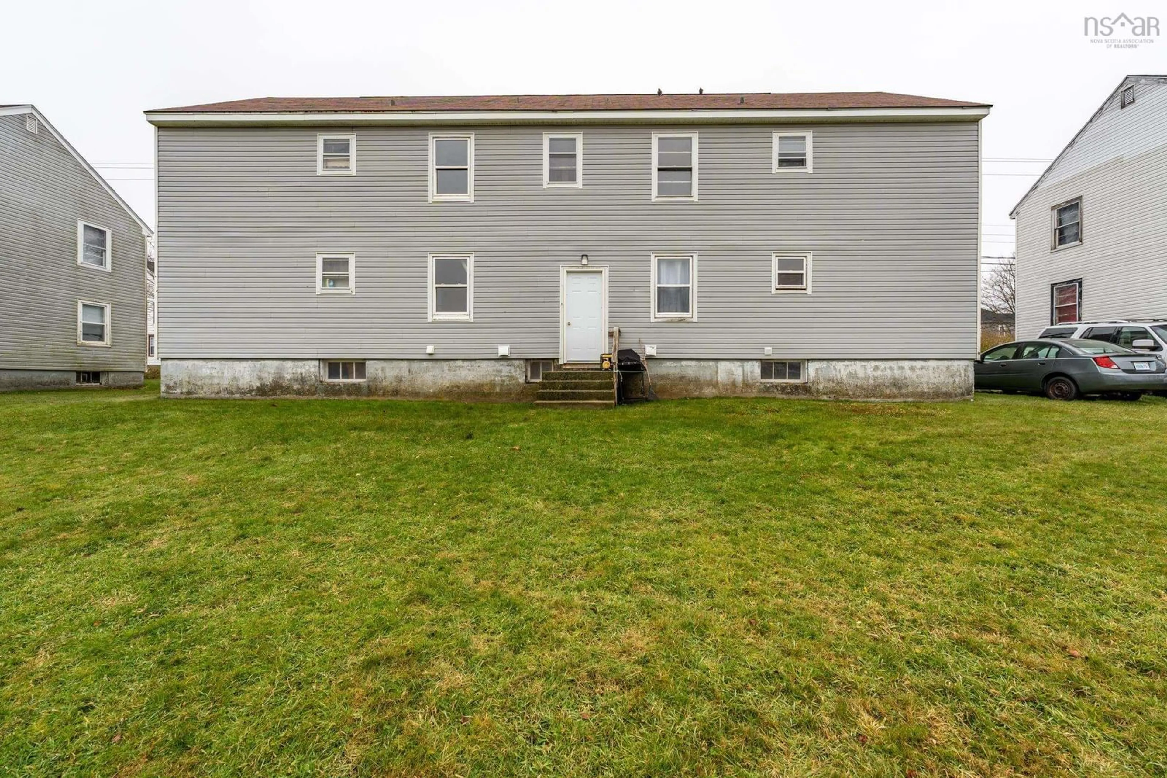 Frontside or backside of a home for 91 Pleasant St, Yarmouth Nova Scotia B5A 2J3