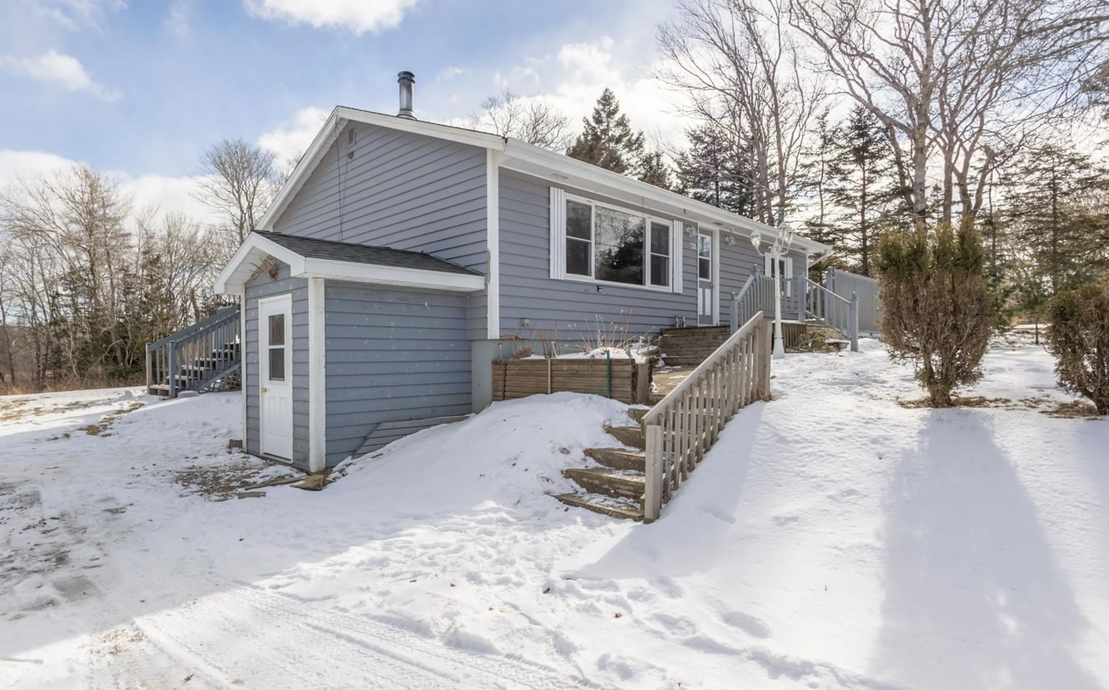 Home with unknown exterior material for 520 Beaver River Rd, Cedar Lake Nova Scotia B5A 5R5