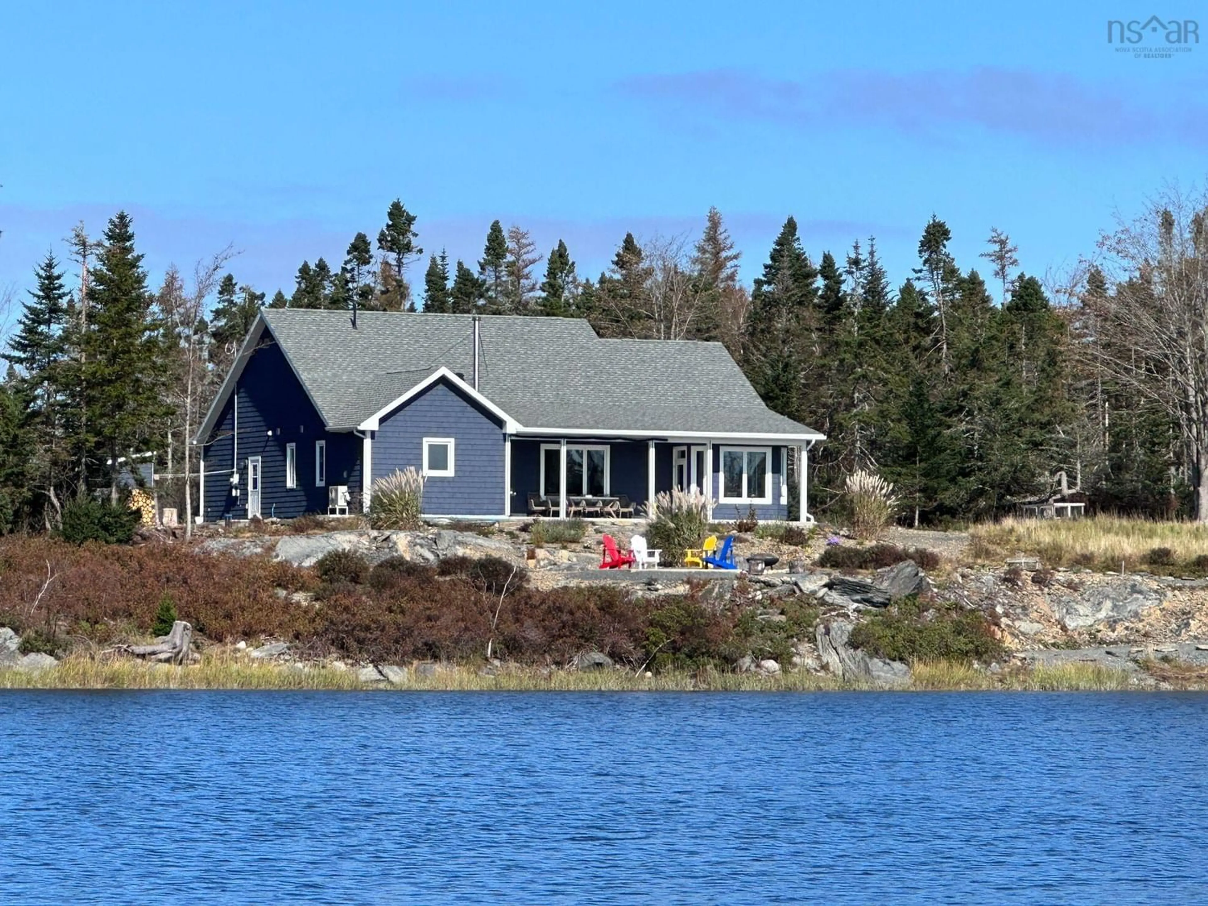 Home with vinyl exterior material for 733 Heckmans Island Rd, Heckmans Island Nova Scotia B0J 2C0