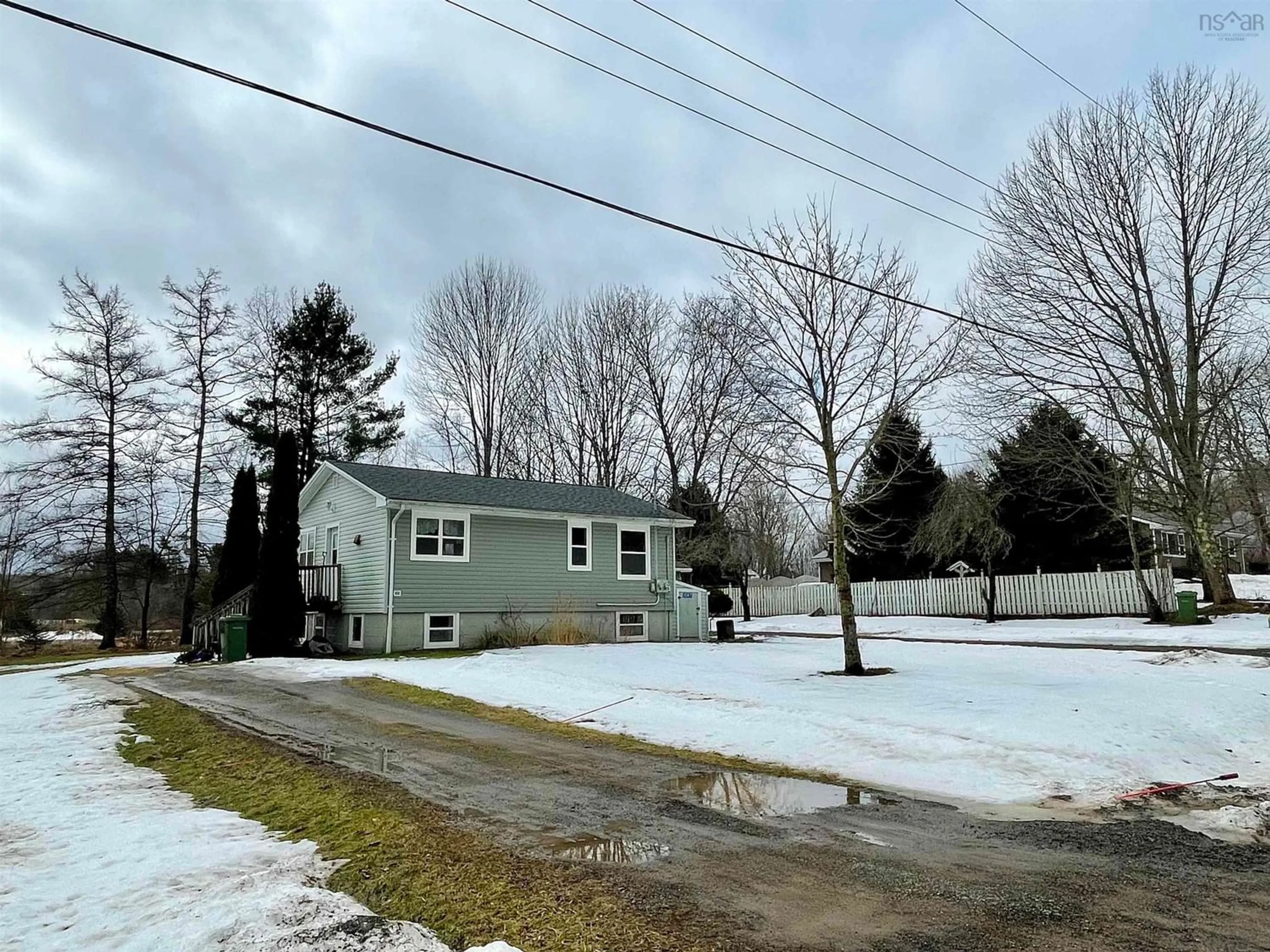 Home with unknown exterior material for 1045 / 1047 Upper Church St, North Kentville Nova Scotia B4N 3V7
