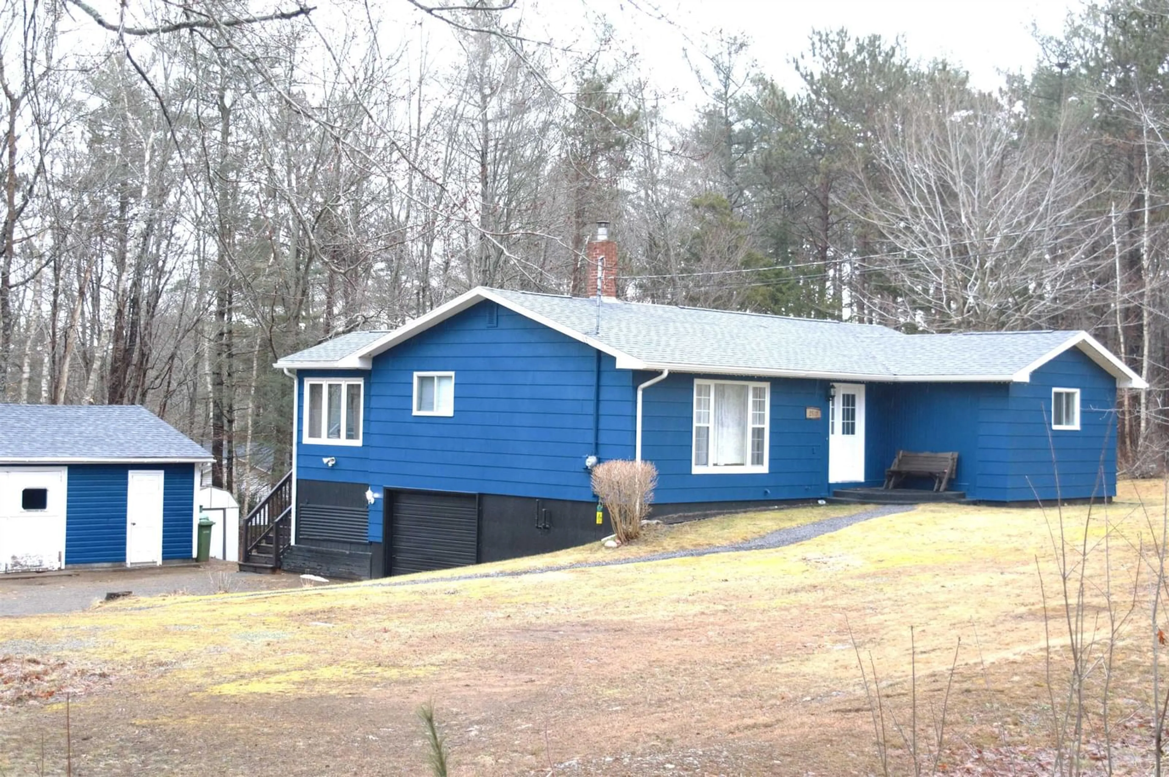 Cottage for 2917 Laurie Lane, Coldbrook Nova Scotia B4R 1A3
