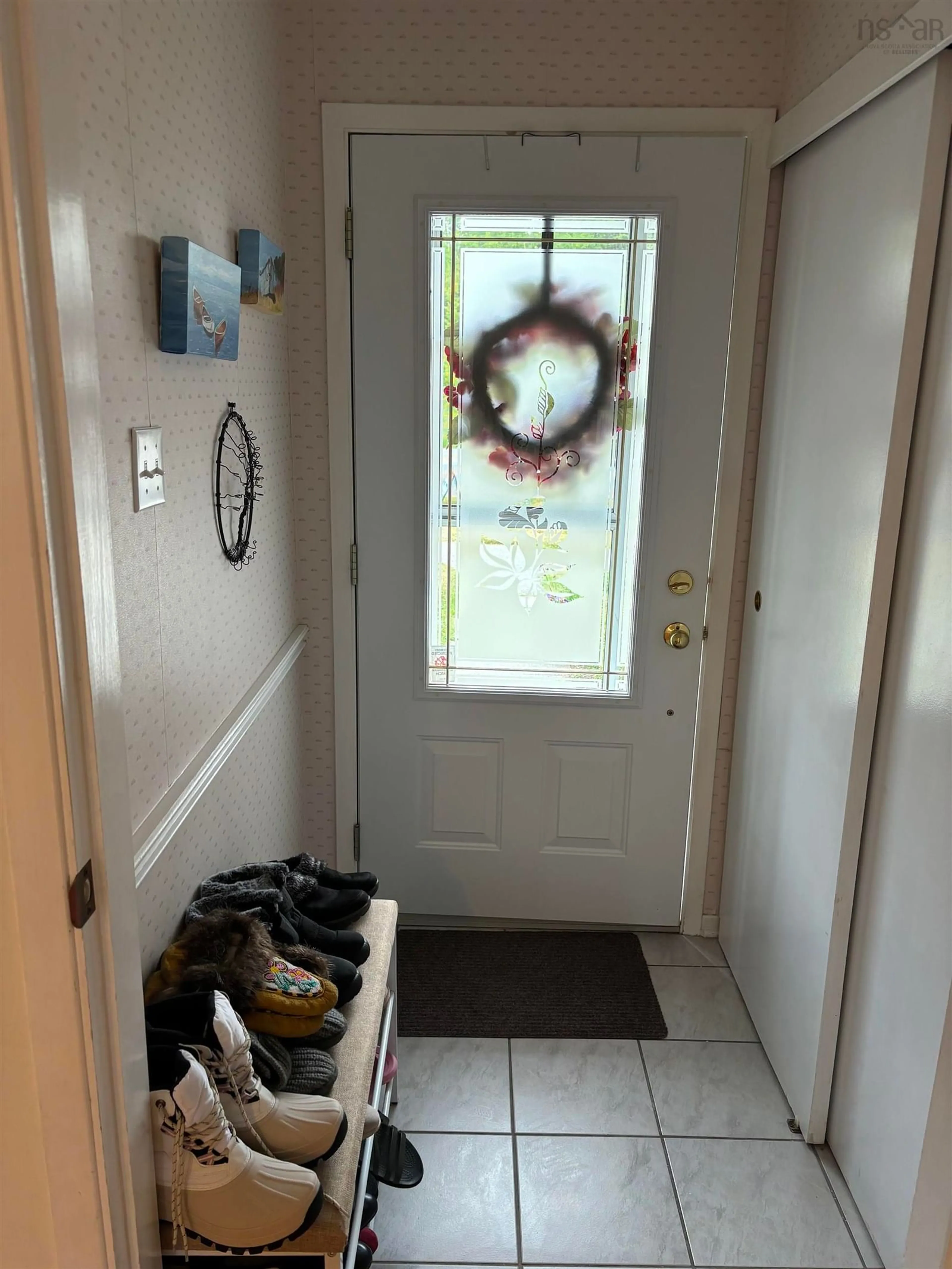 Indoor entryway for 530 Harbour View Cres, Cornwallis Park Nova Scotia B0H 1H0