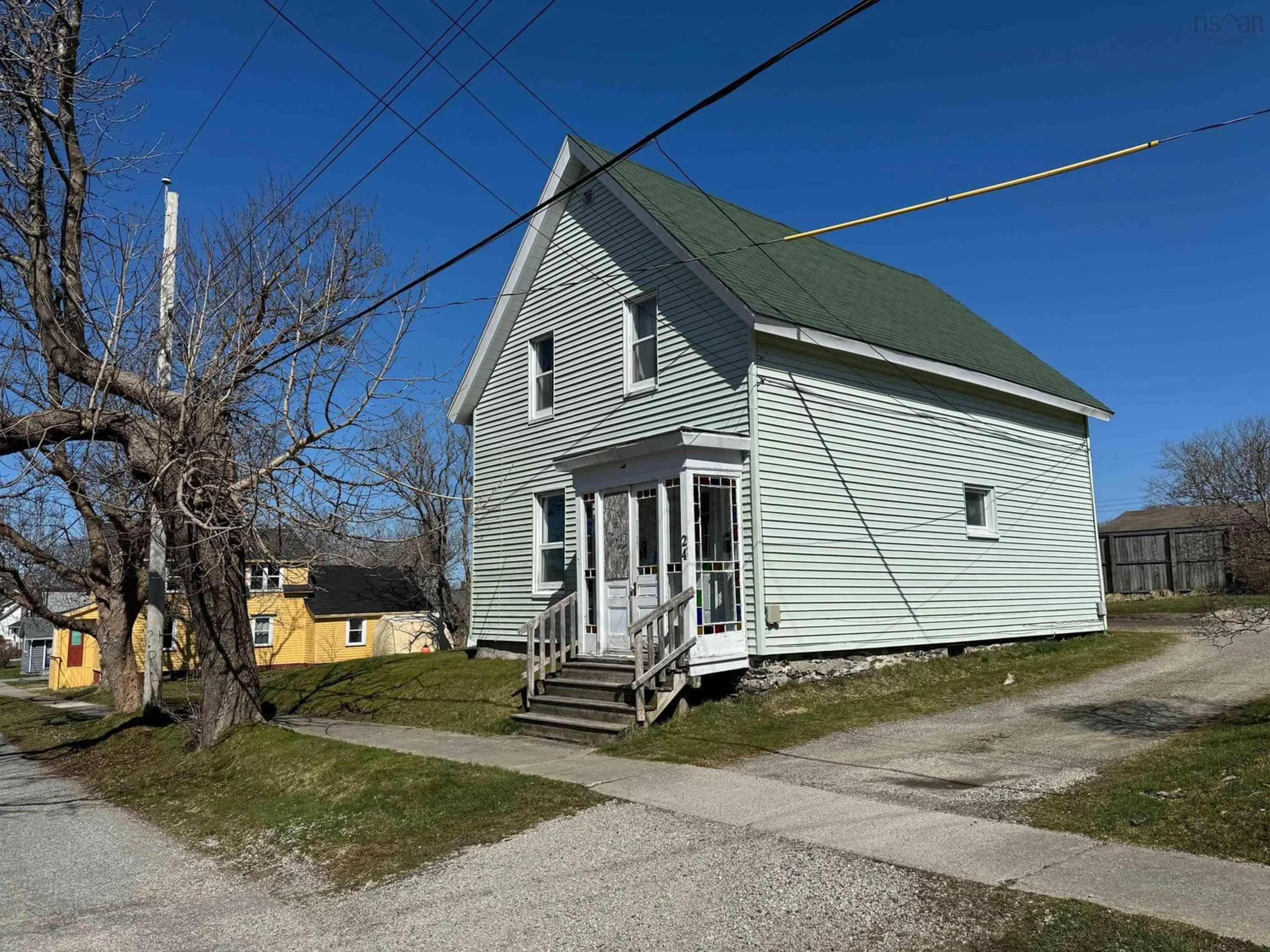 Frontside or backside of a home for 24 Chester St, Yarmouth Nova Scotia B5A 2X6