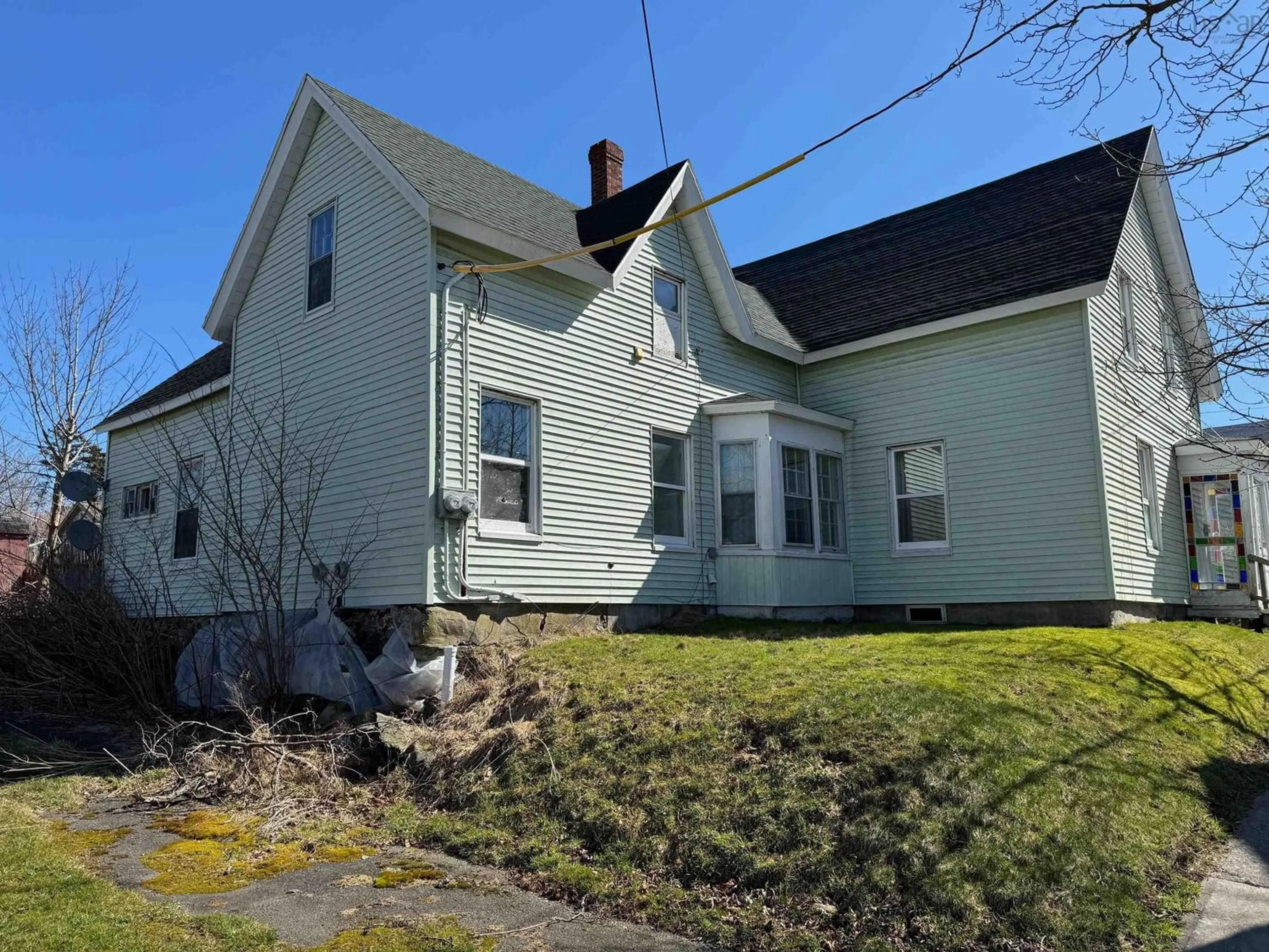 Frontside or backside of a home for 24 Chester St, Yarmouth Nova Scotia B5A 2X6