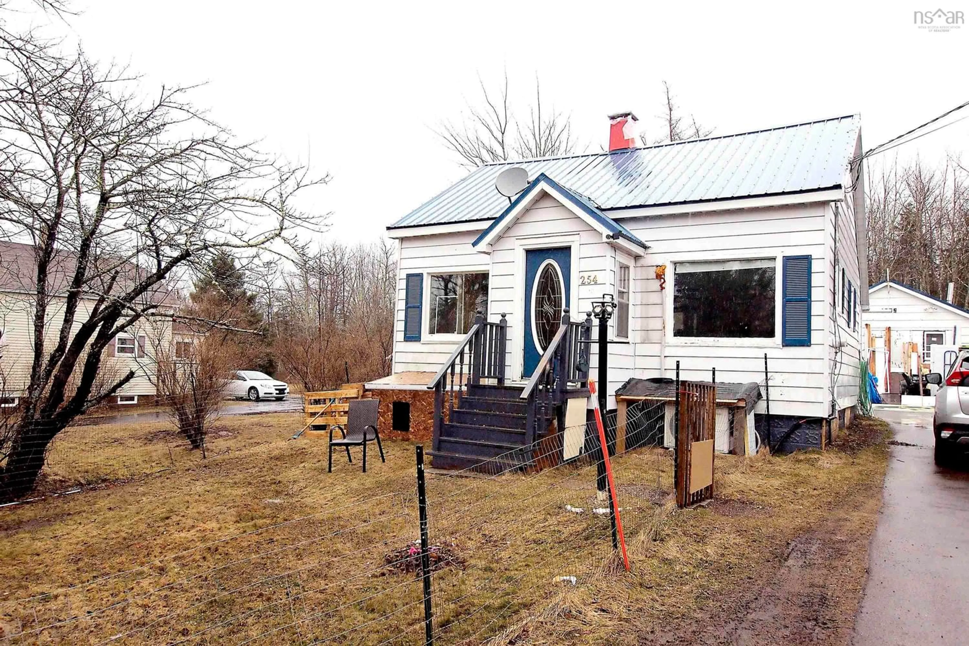 Cottage for 254 Mcgee St, Springhill Nova Scotia B0M 1X0