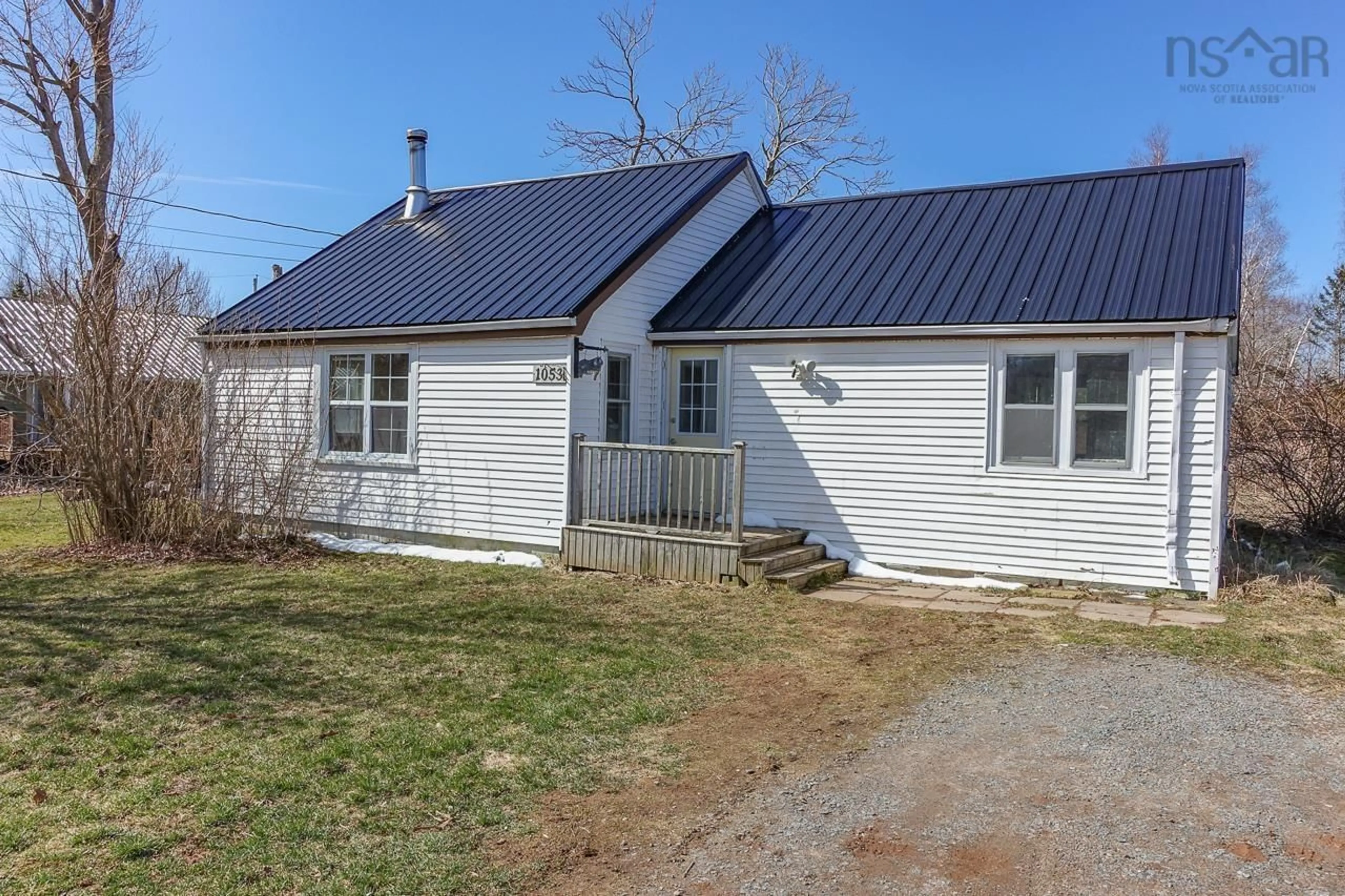 Outside view for 1053 Chapel Rd, Canning Nova Scotia B0P 1H0