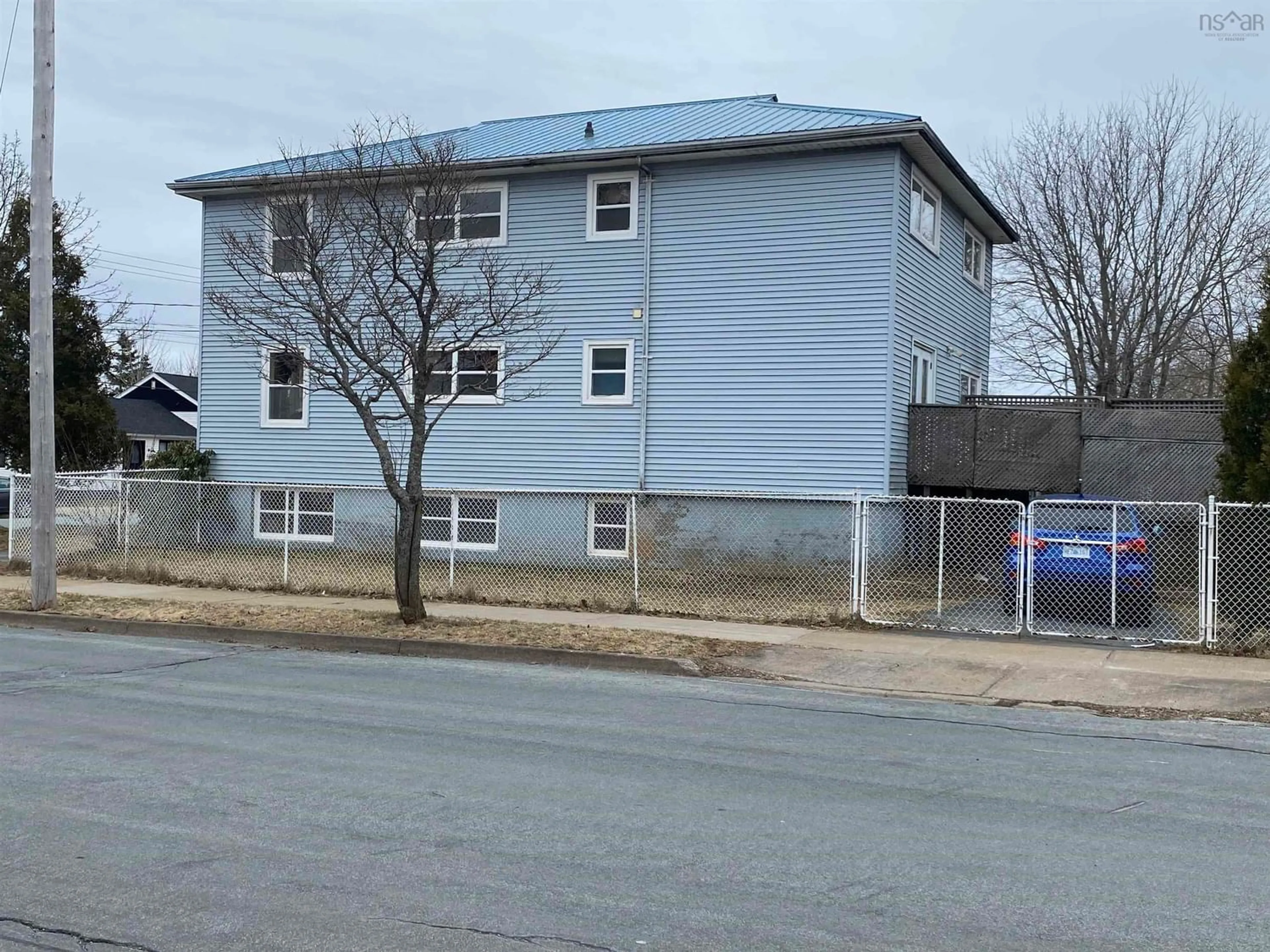 Outside view for 73 Russell St, Dartmouth Nova Scotia B3A 3N2