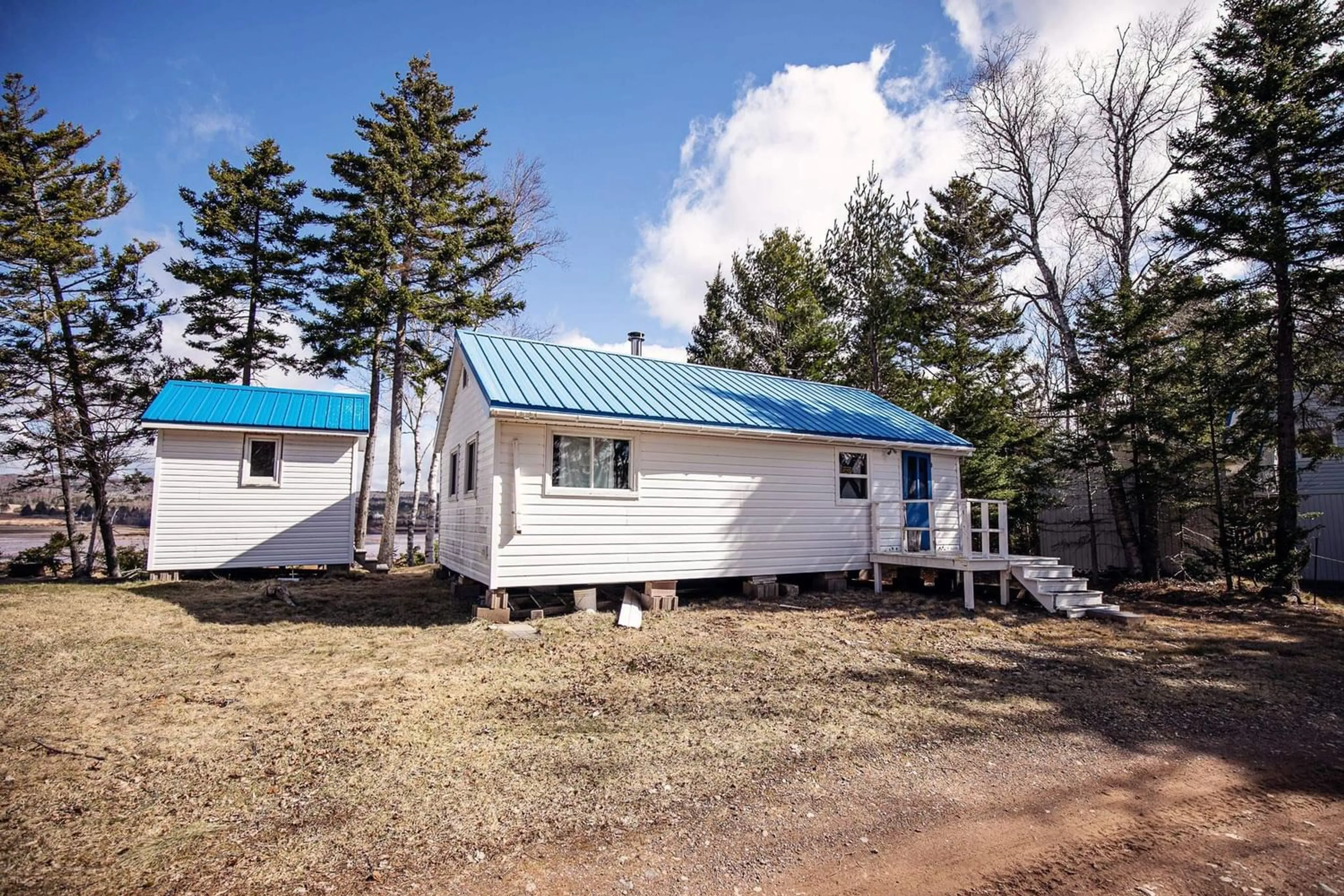 Cottage for 16 Sand Point Hill Lane, Five Islands Nova Scotia B0M 1K0