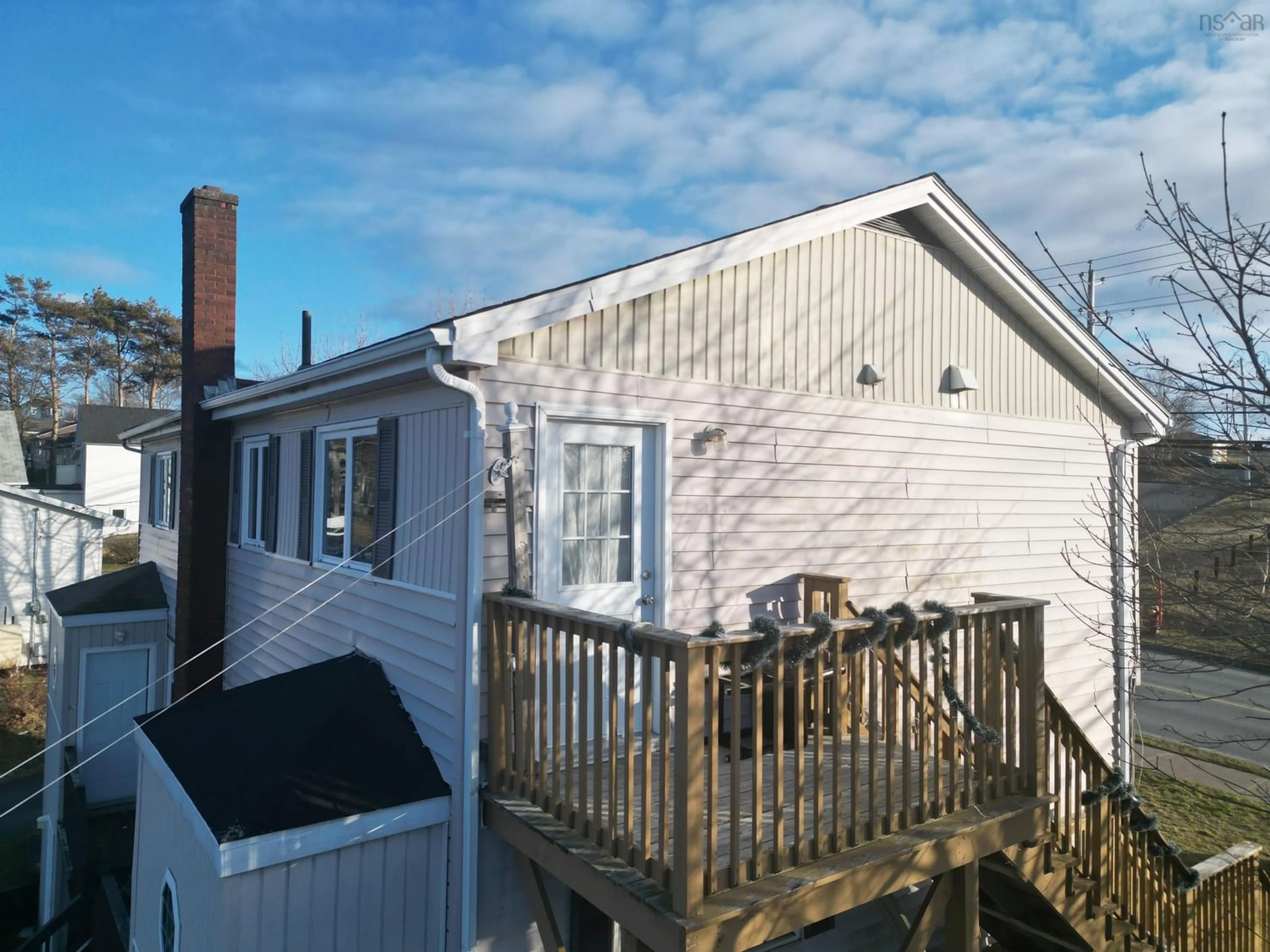 A pic from exterior of the house or condo for 1001 George St, Sydney Nova Scotia B1P 1M5
