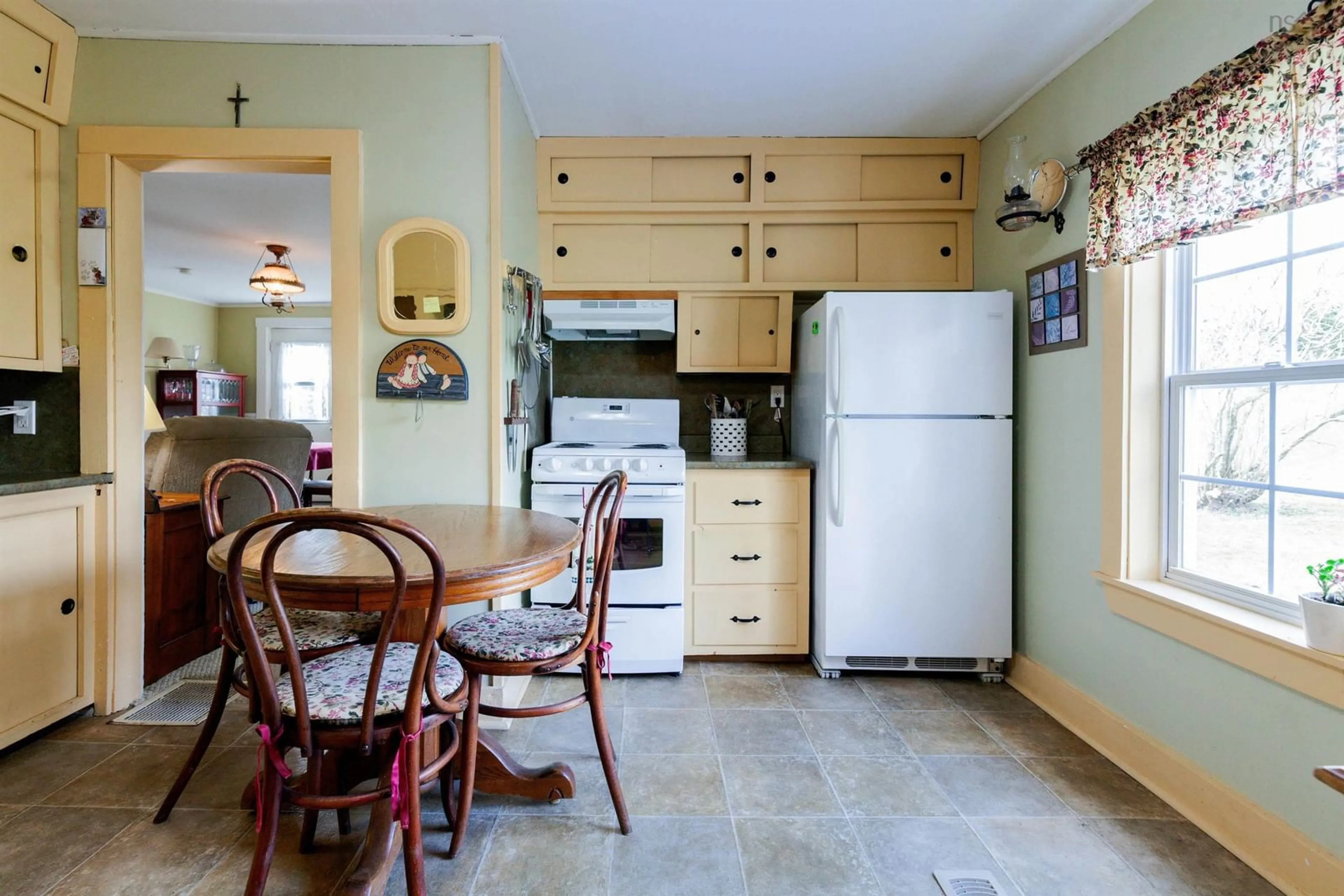 Standard kitchen for 2847 Highway 202, East Gore Nova Scotia B2S 3C7