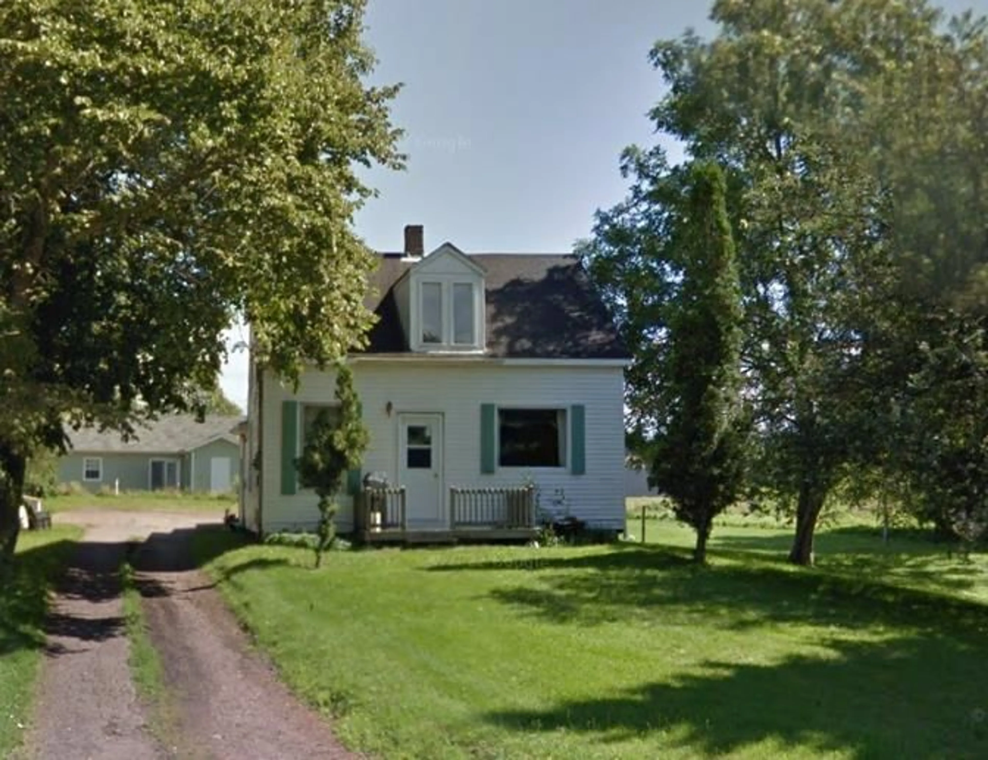 Frontside or backside of a home for 15 Poplar St, Amherst Nova Scotia B4H 1L4