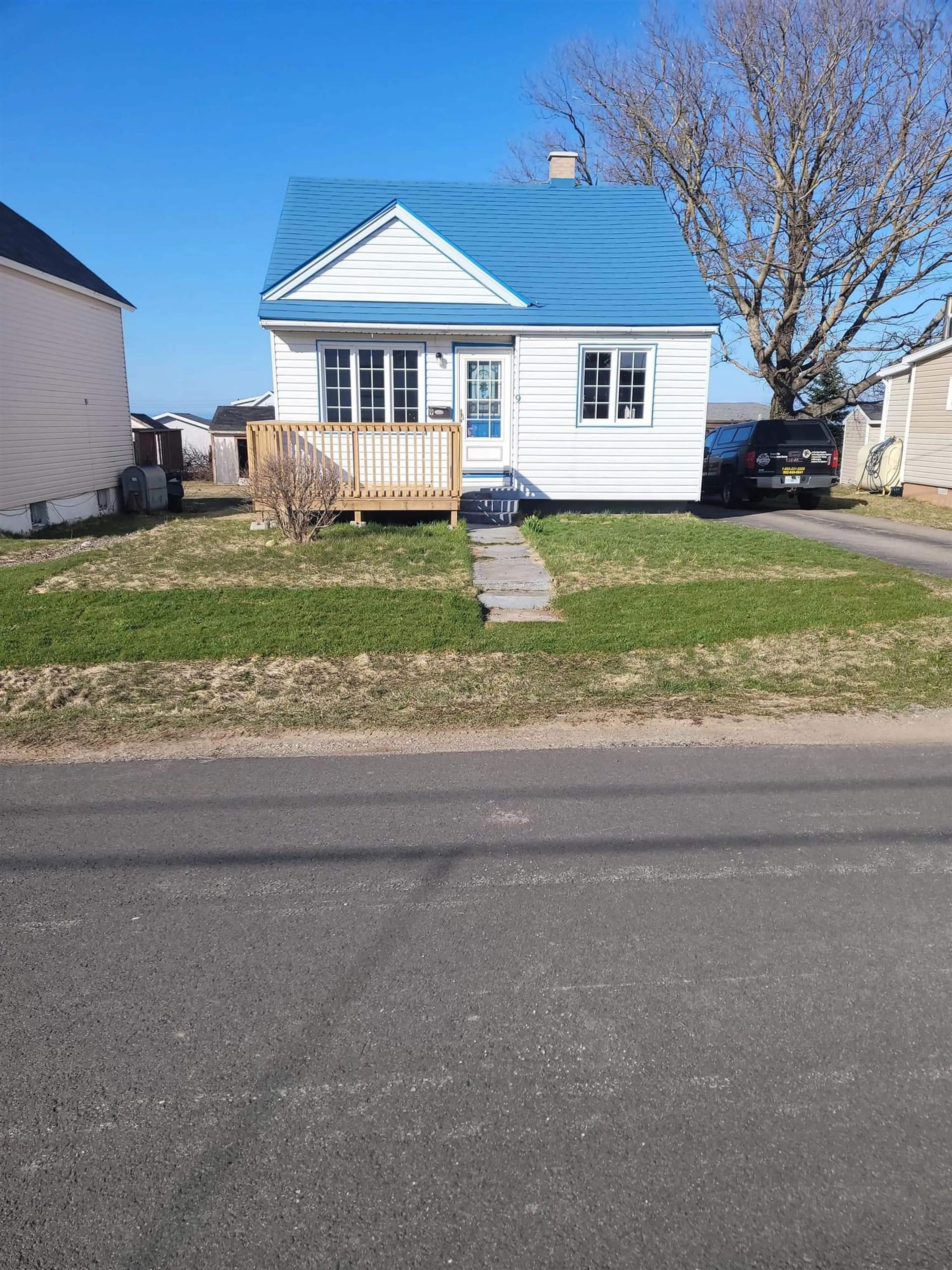 Frontside or backside of a home for 9 Essex St, Glace Bay Nova Scotia B1A 5H3