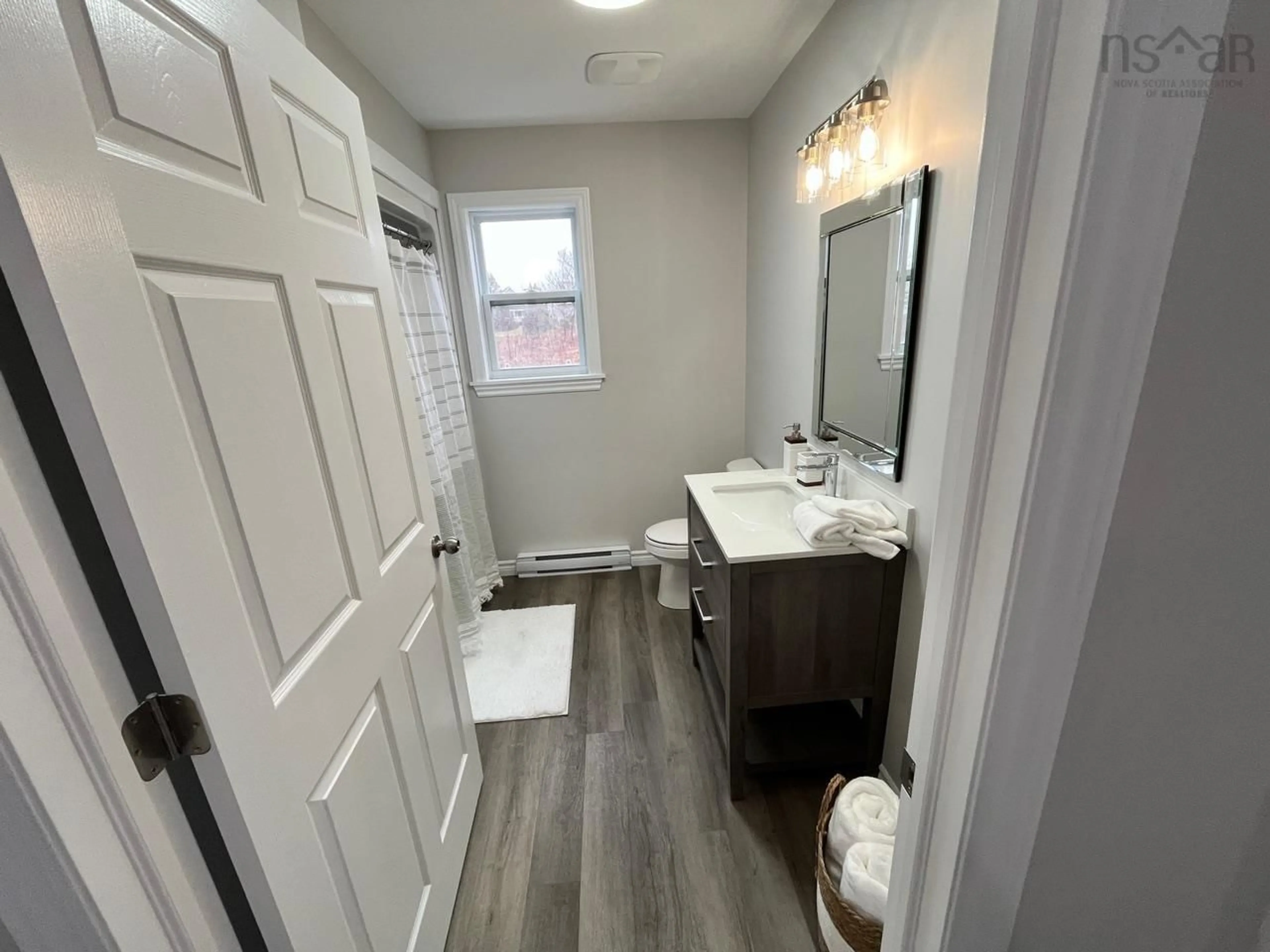 Bathroom for 356 King Edward St, Glace Bay Nova Scotia B1A 3W6