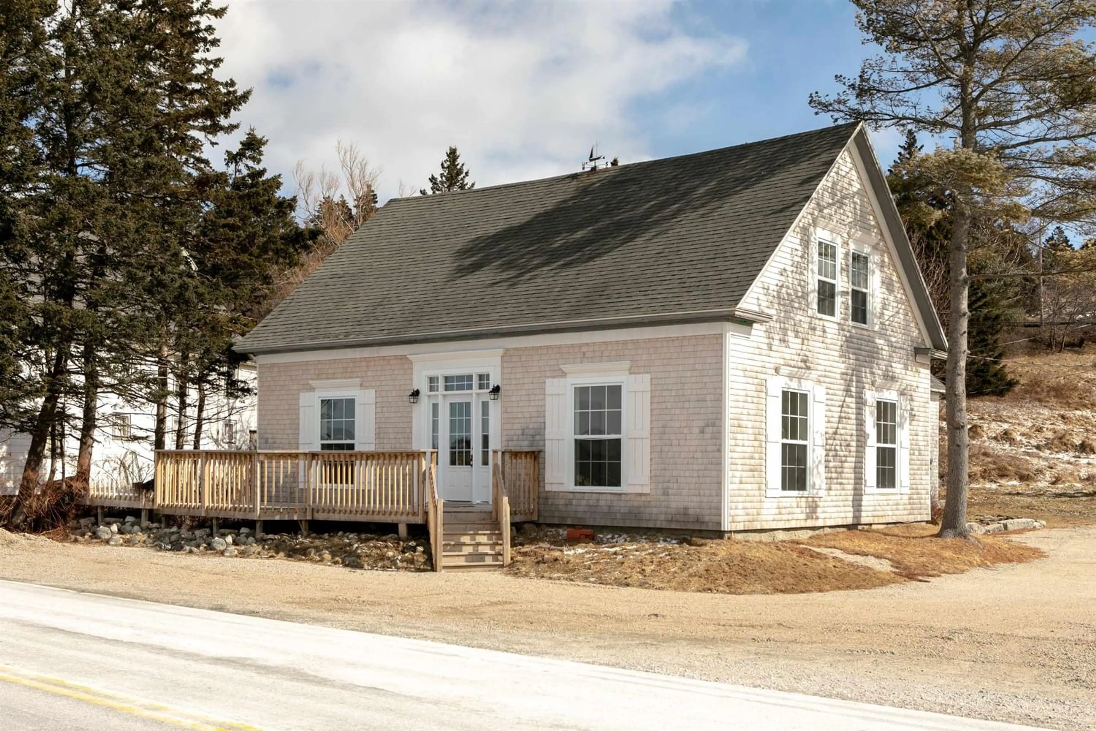 Cottage for 4898 Highway 329 Blandford Hwy, Blandford Nova Scotia B0J 1T0