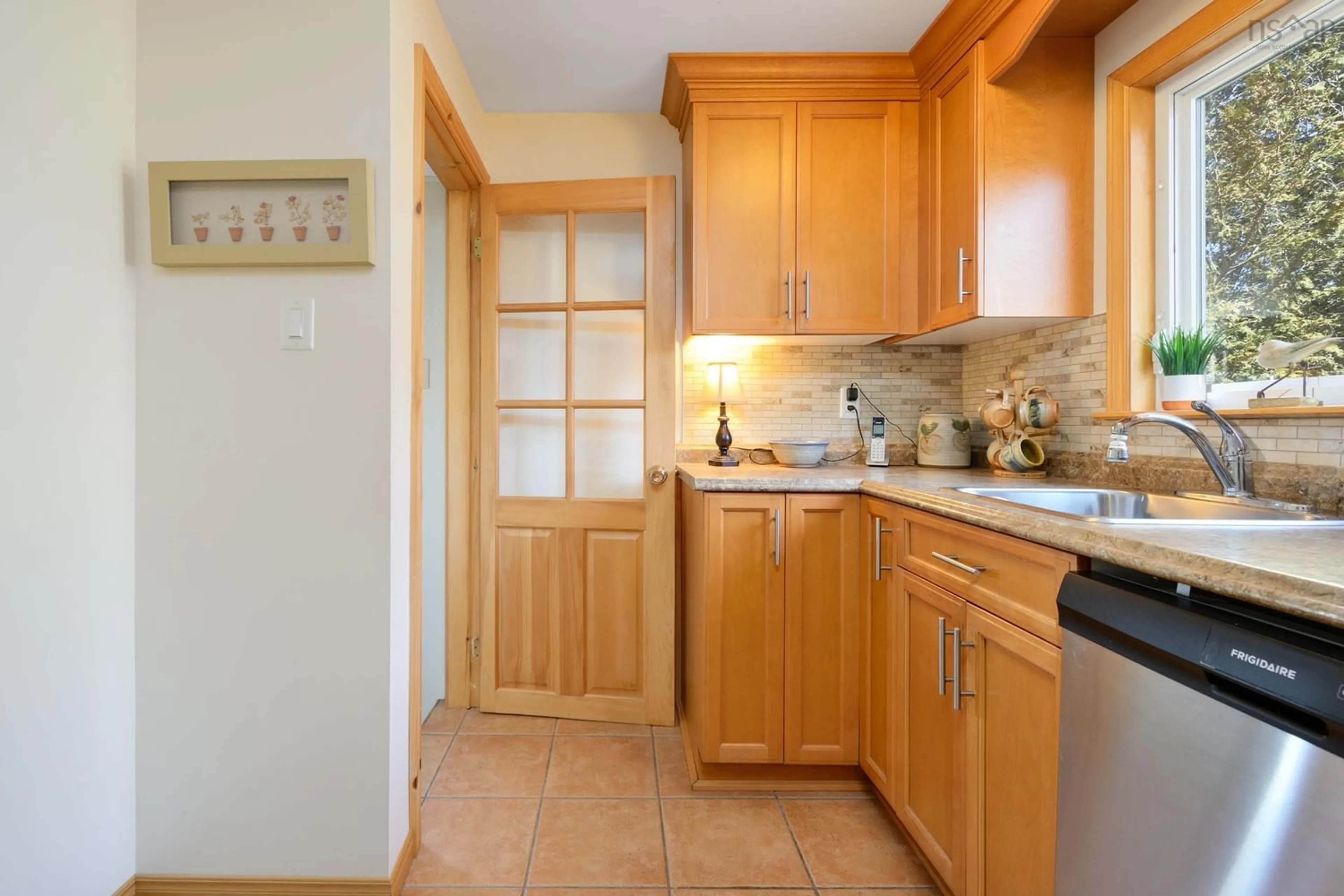 Standard kitchen for 2985 Kings Rd, Portage Nova Scotia B1L 1A4