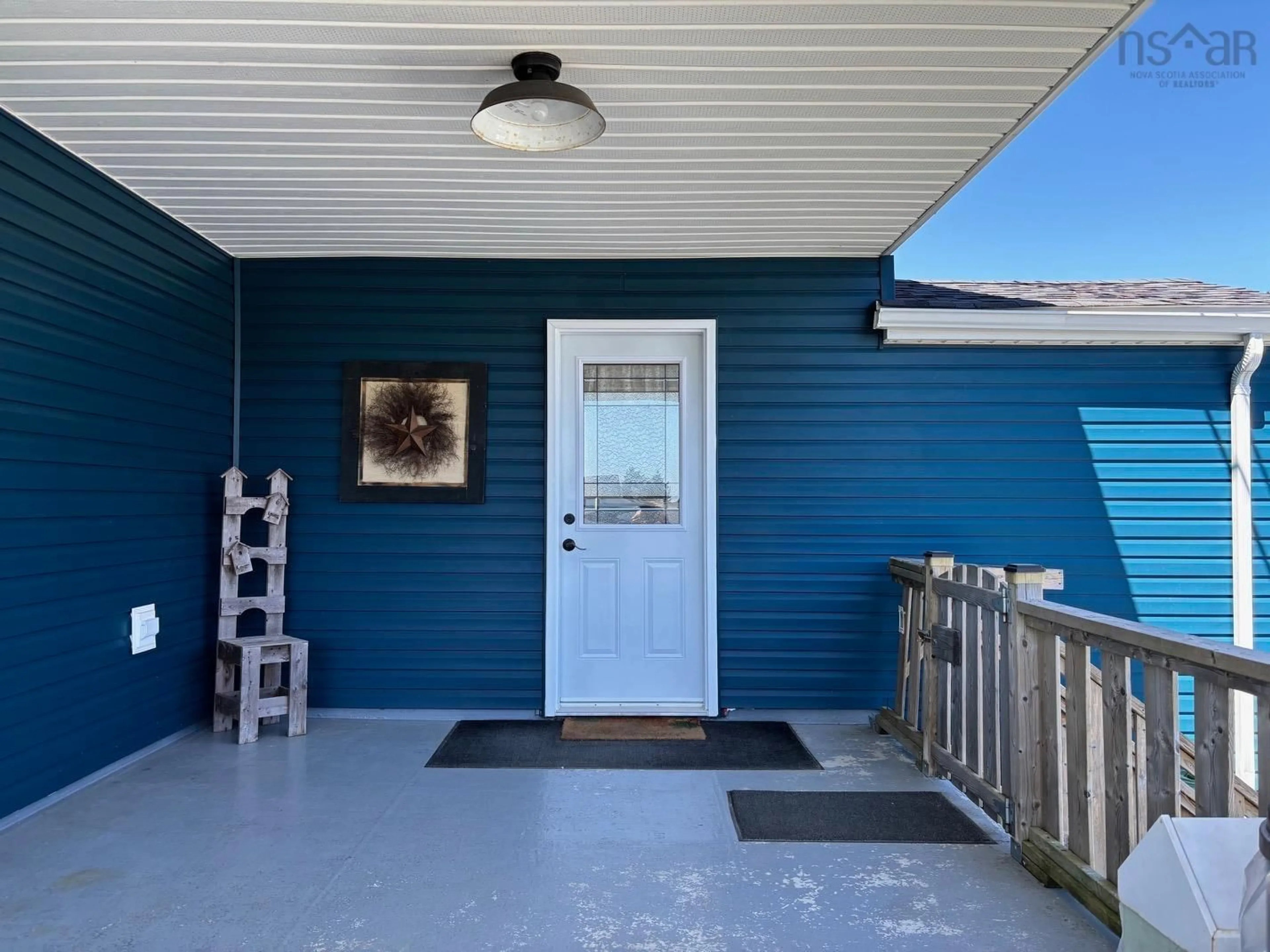 Indoor entryway for 23079 Highway 7, Watt Section Nova Scotia B0J 3B0