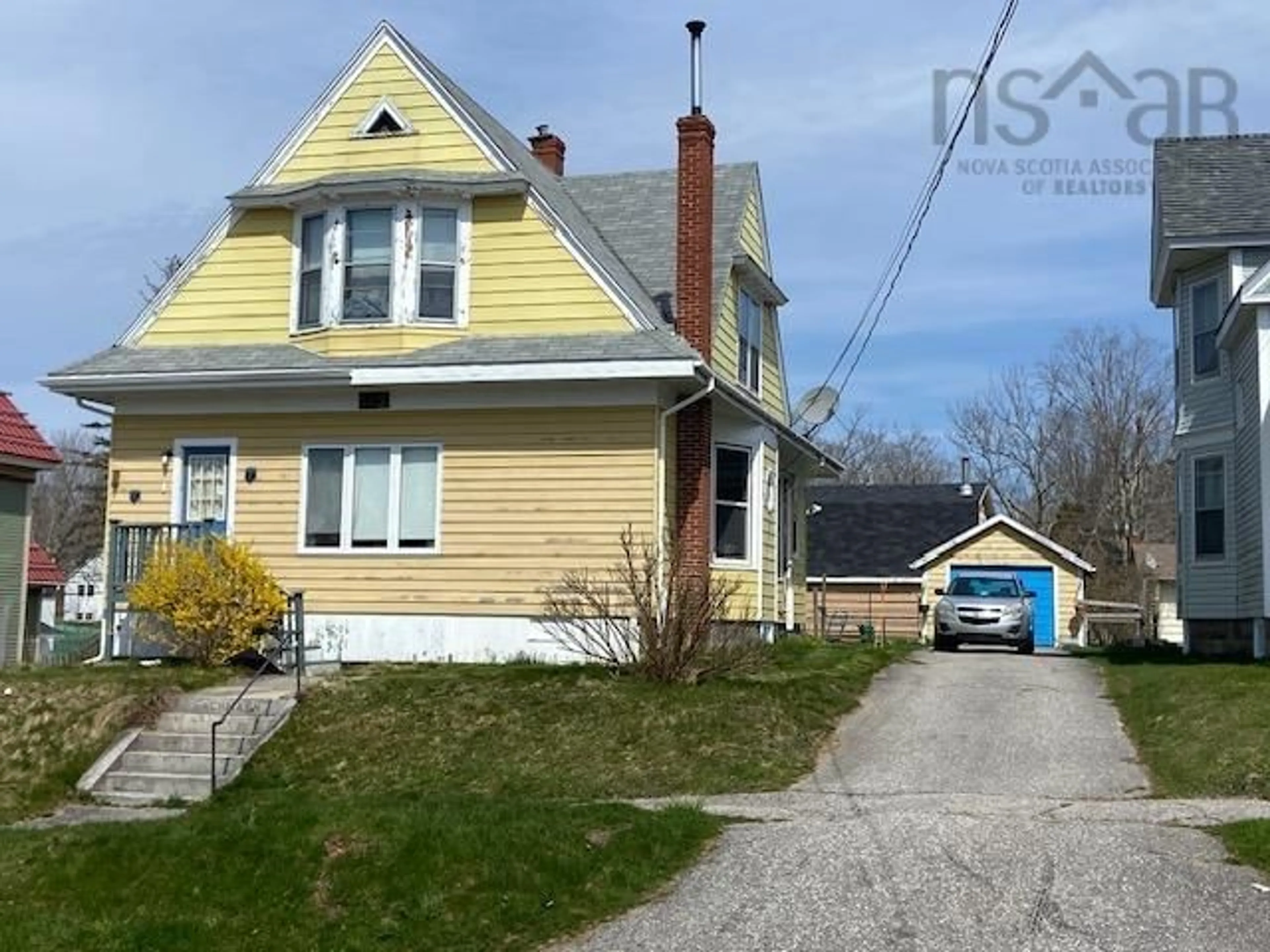 Frontside or backside of a home for 142 Mowatt St, Shelburne Nova Scotia B0T 1W0