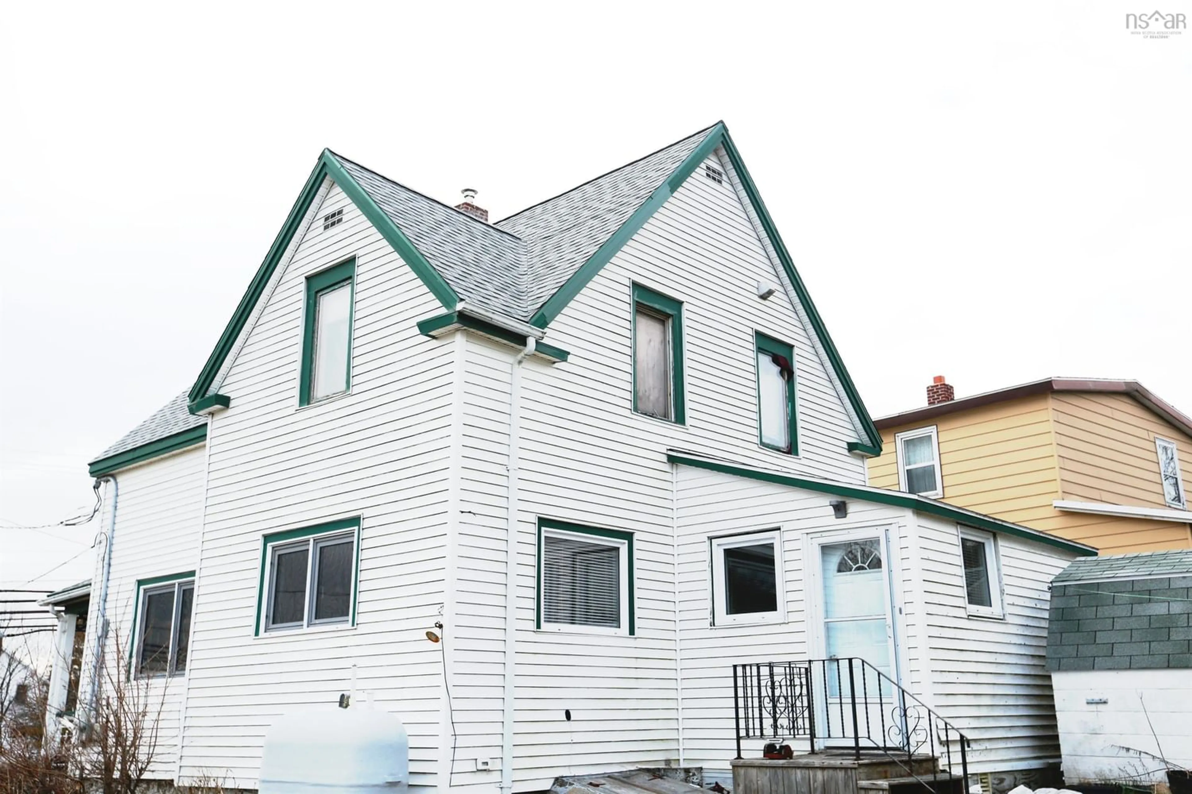 Home with vinyl exterior material for 1412 Victoria Rd, Whitney Pier Nova Scotia B1N 1M5