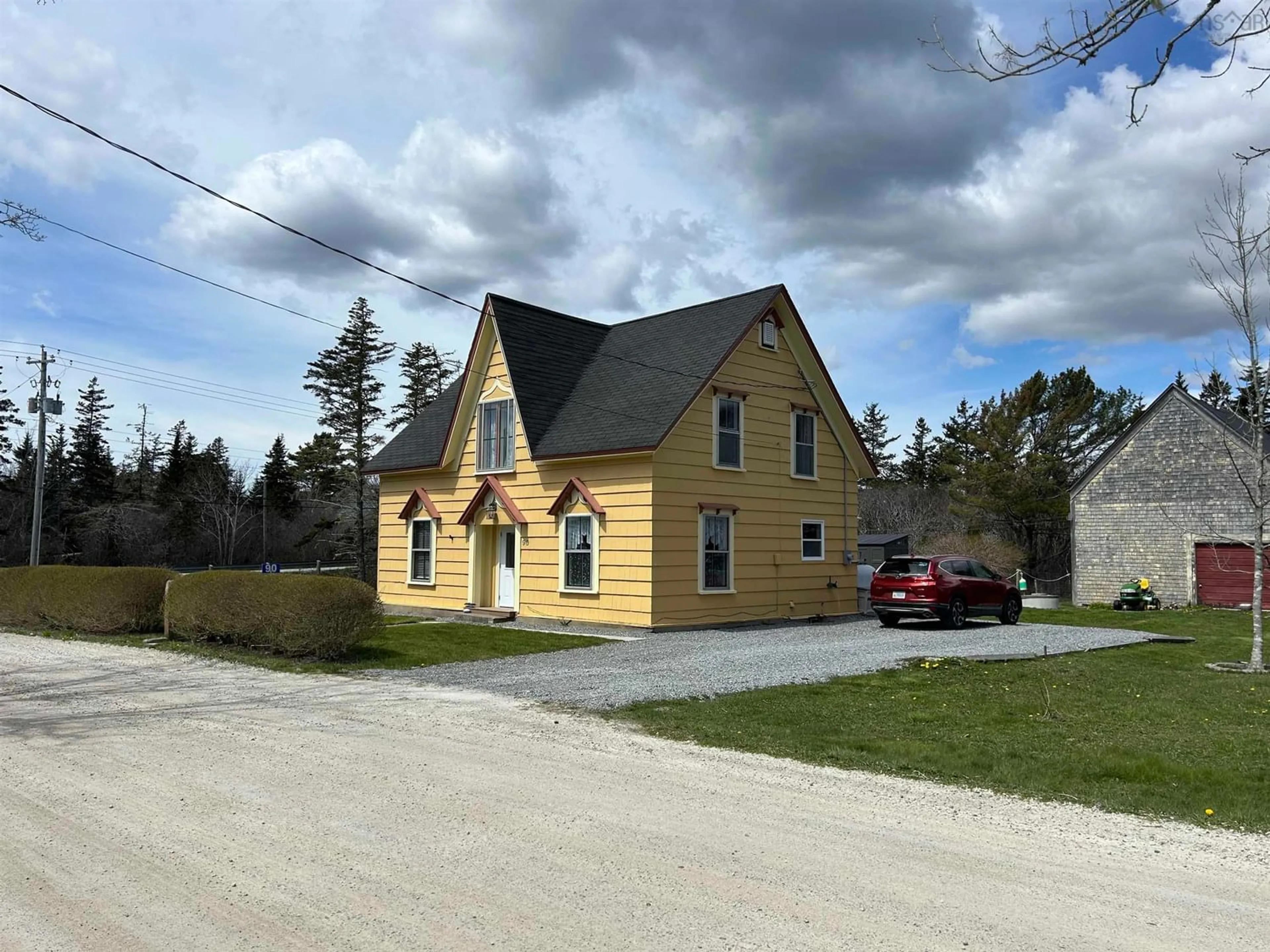 Cottage for 90 Old Post Road, Barrington Nova Scotia B0W 1E0