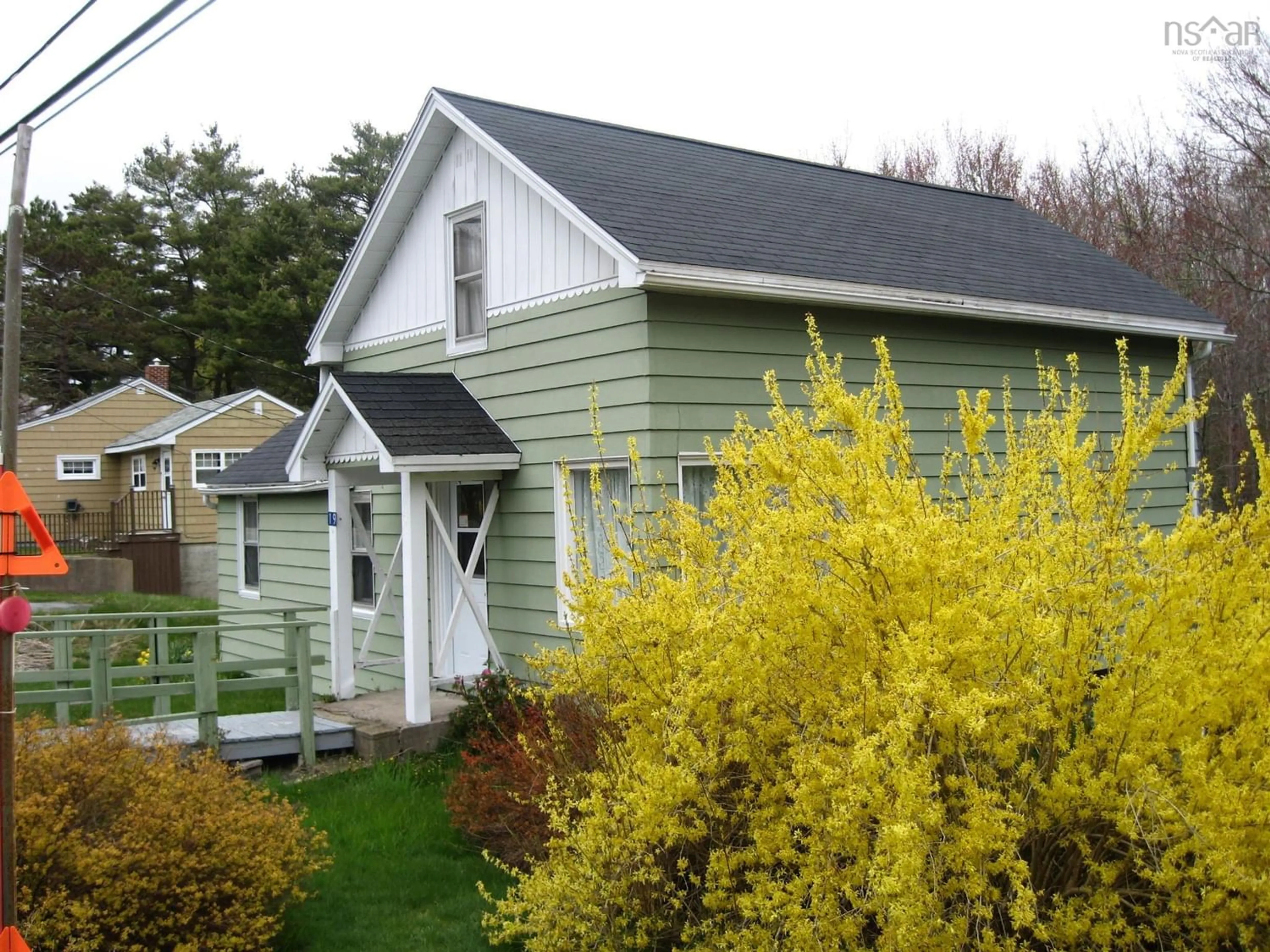 Cottage for 19 Highway 8, Milton Nova Scotia B0T 1P0