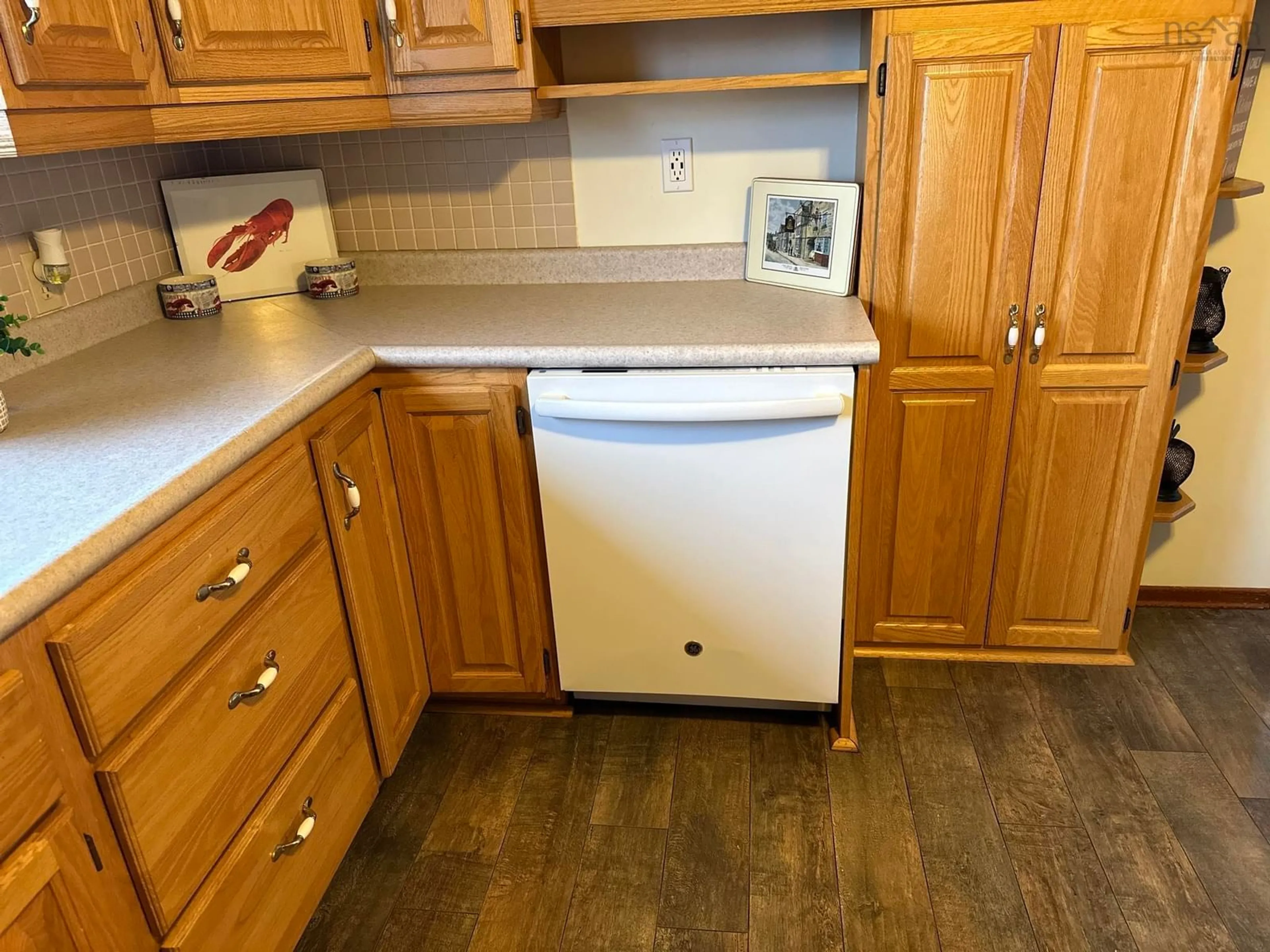 Standard kitchen for 2837 Main St, Clark's Harbour Nova Scotia B0W 1P0