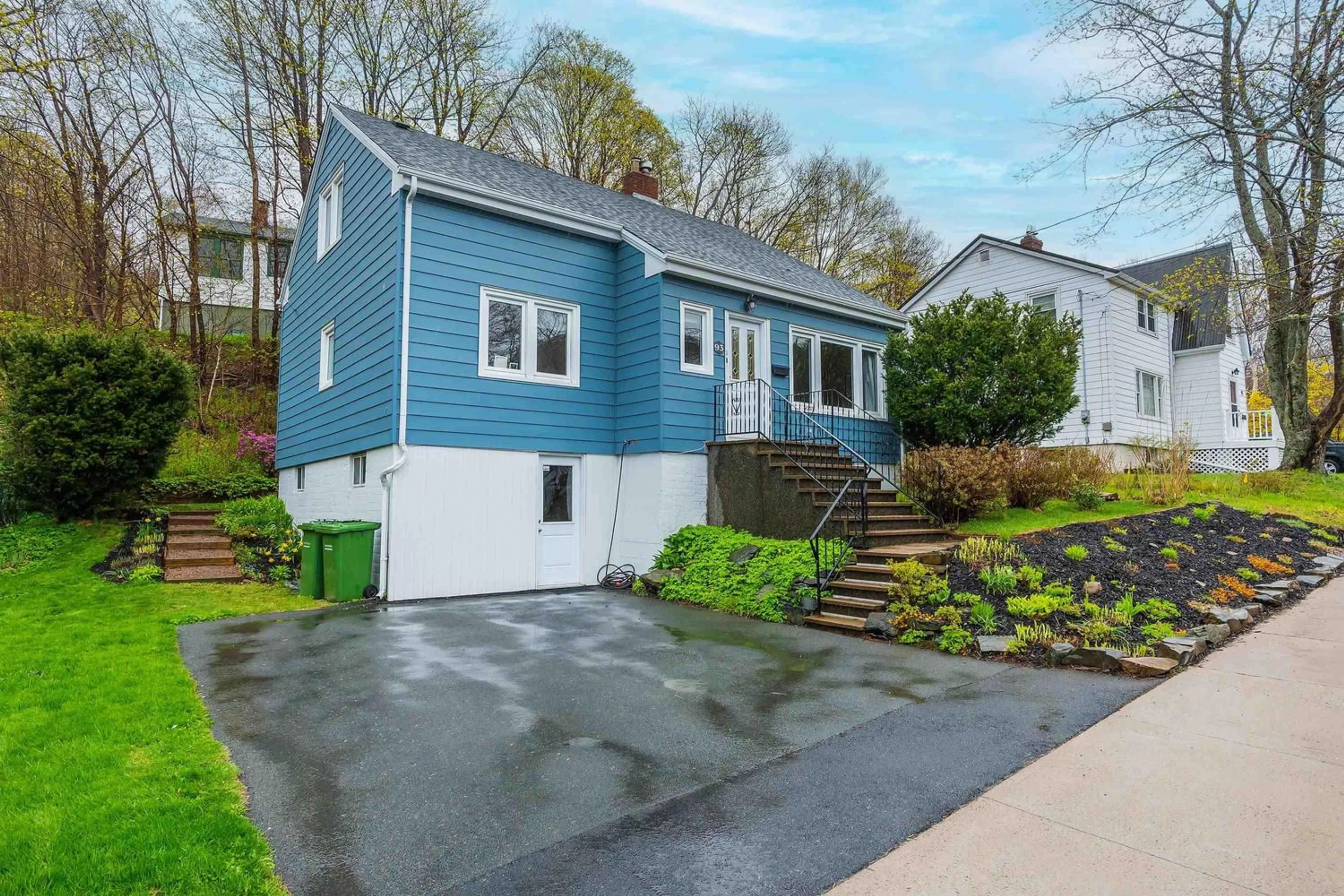 Frontside or backside of a home for 93 Newcastle St, Dartmouth Nova Scotia B2Y 3M8