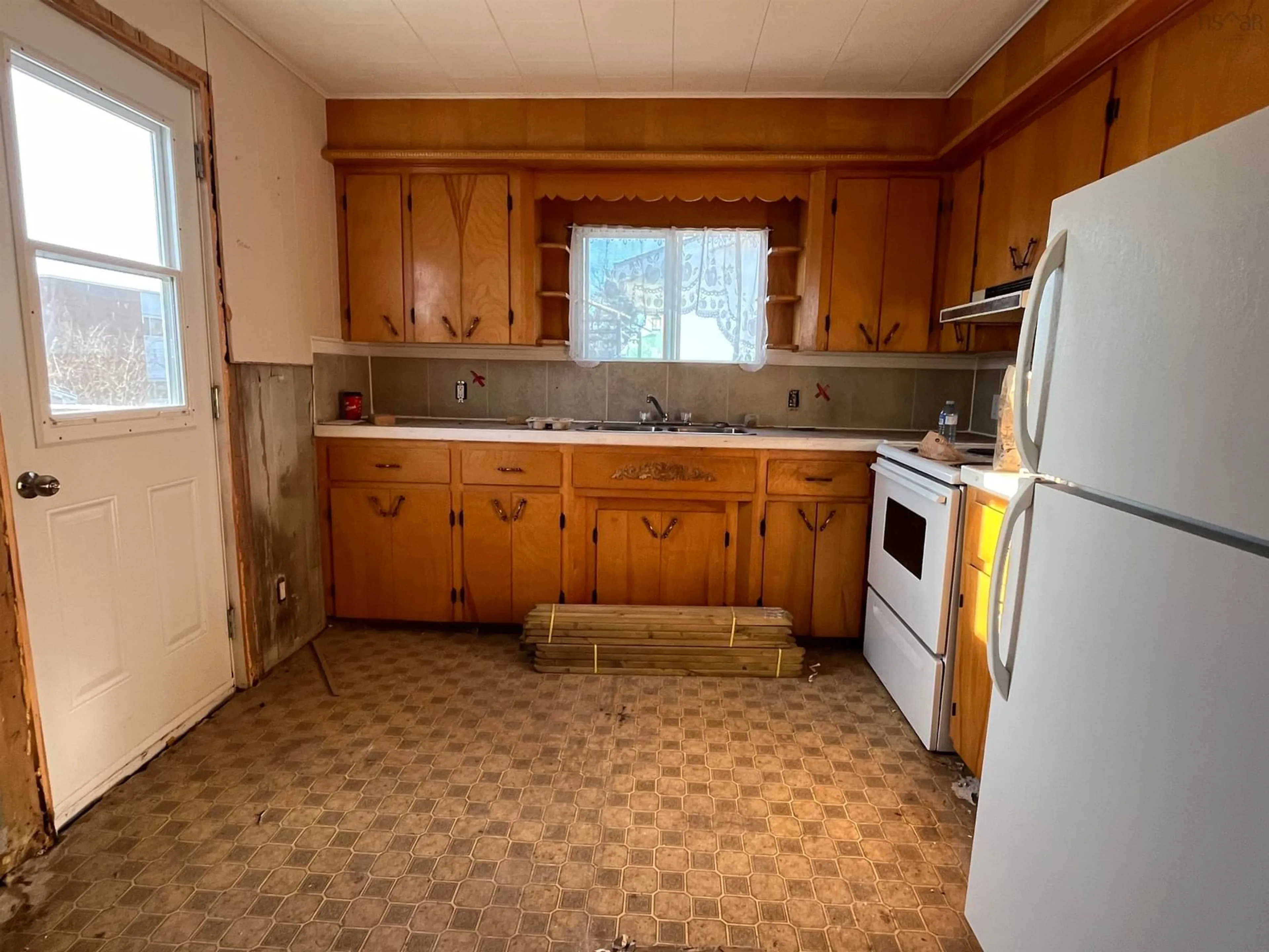 Standard kitchen, unknown floor, cottage for 95 Pleasant St, Stellarton Nova Scotia B0K 1S0