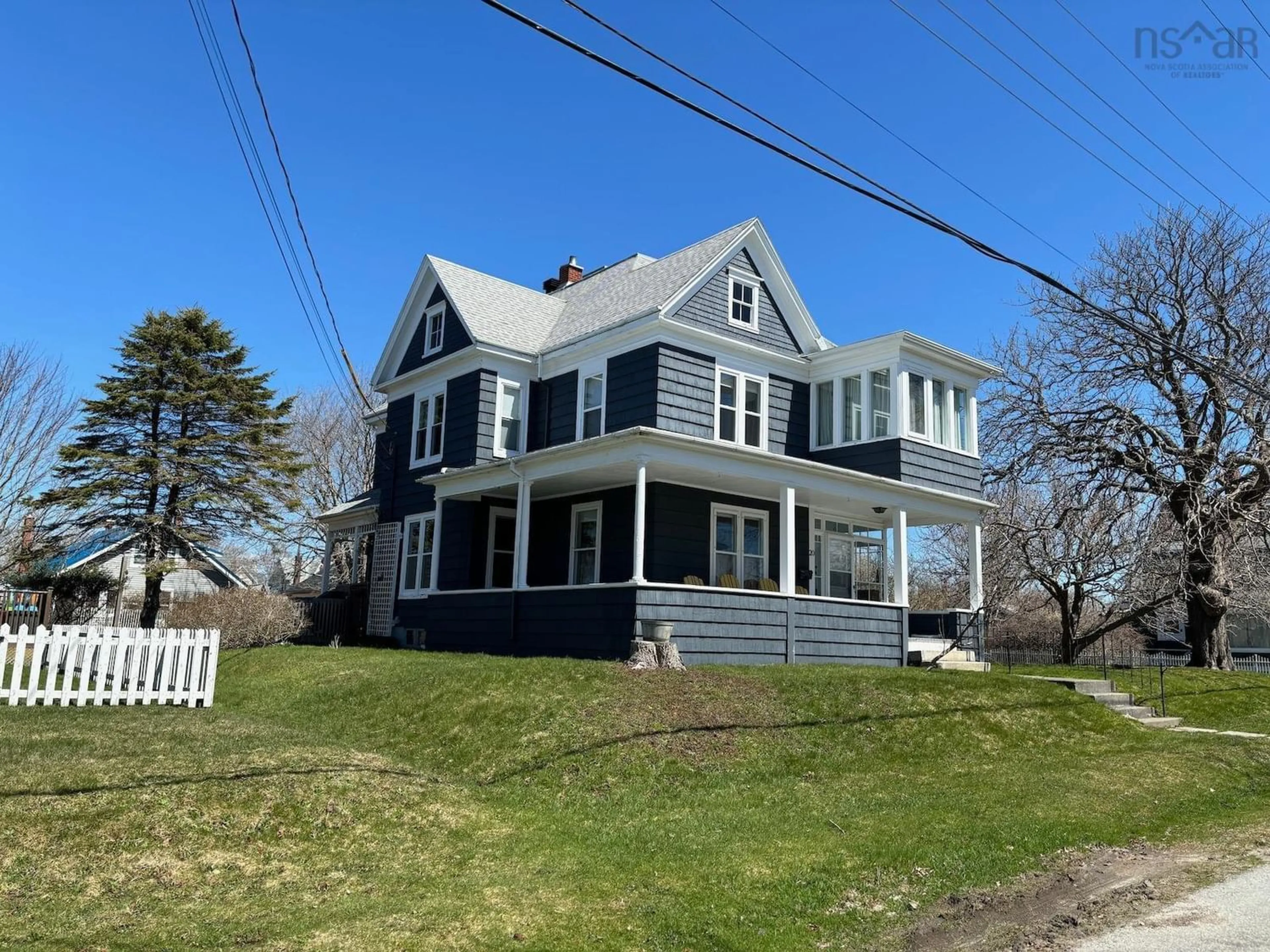 Frontside or backside of a home for 20 Porter St, Yarmouth Nova Scotia B5A 2Y6