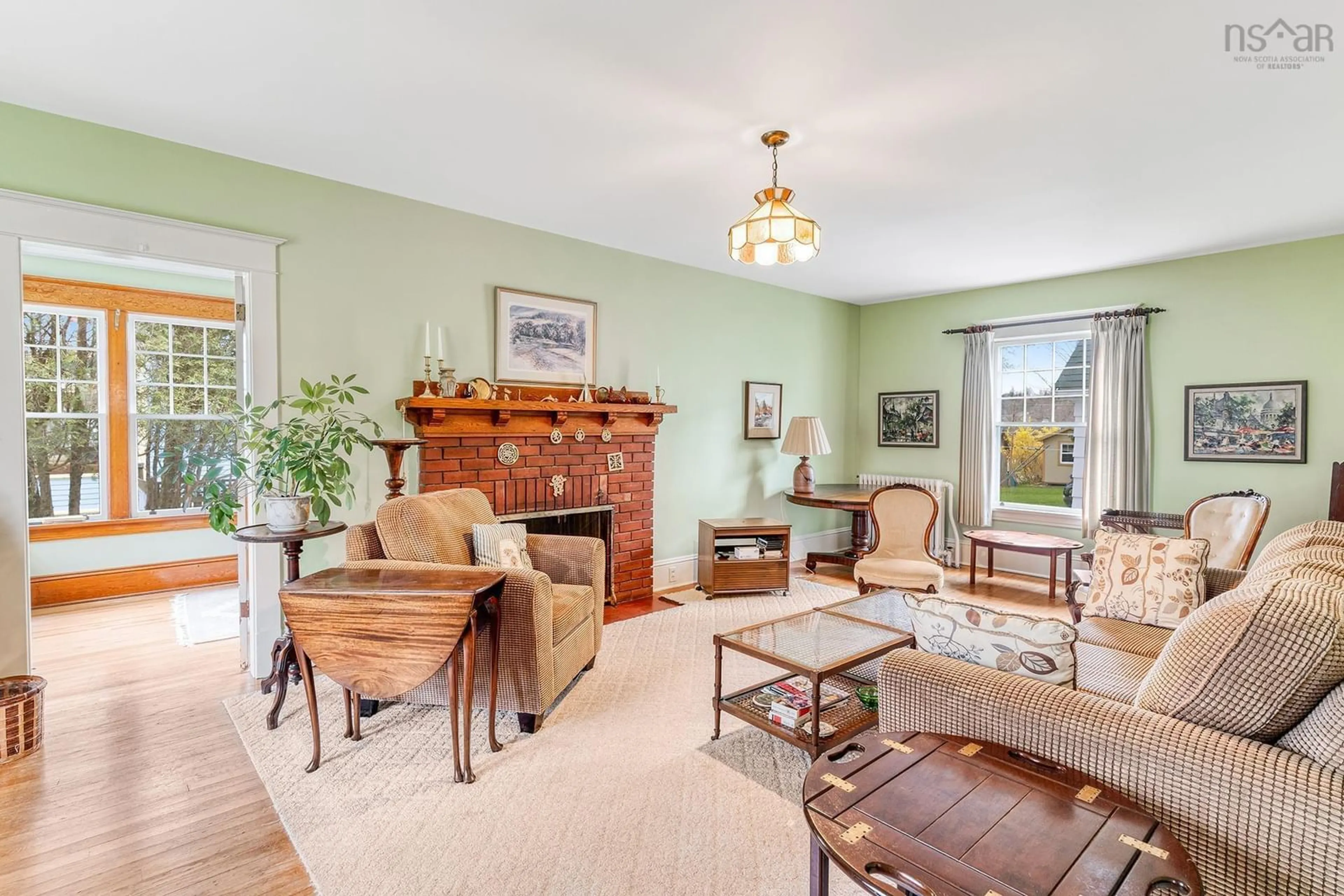 Dining room, wood floors, cottage for 23 Broad St, Lunenburg Nova Scotia B0J 2C0