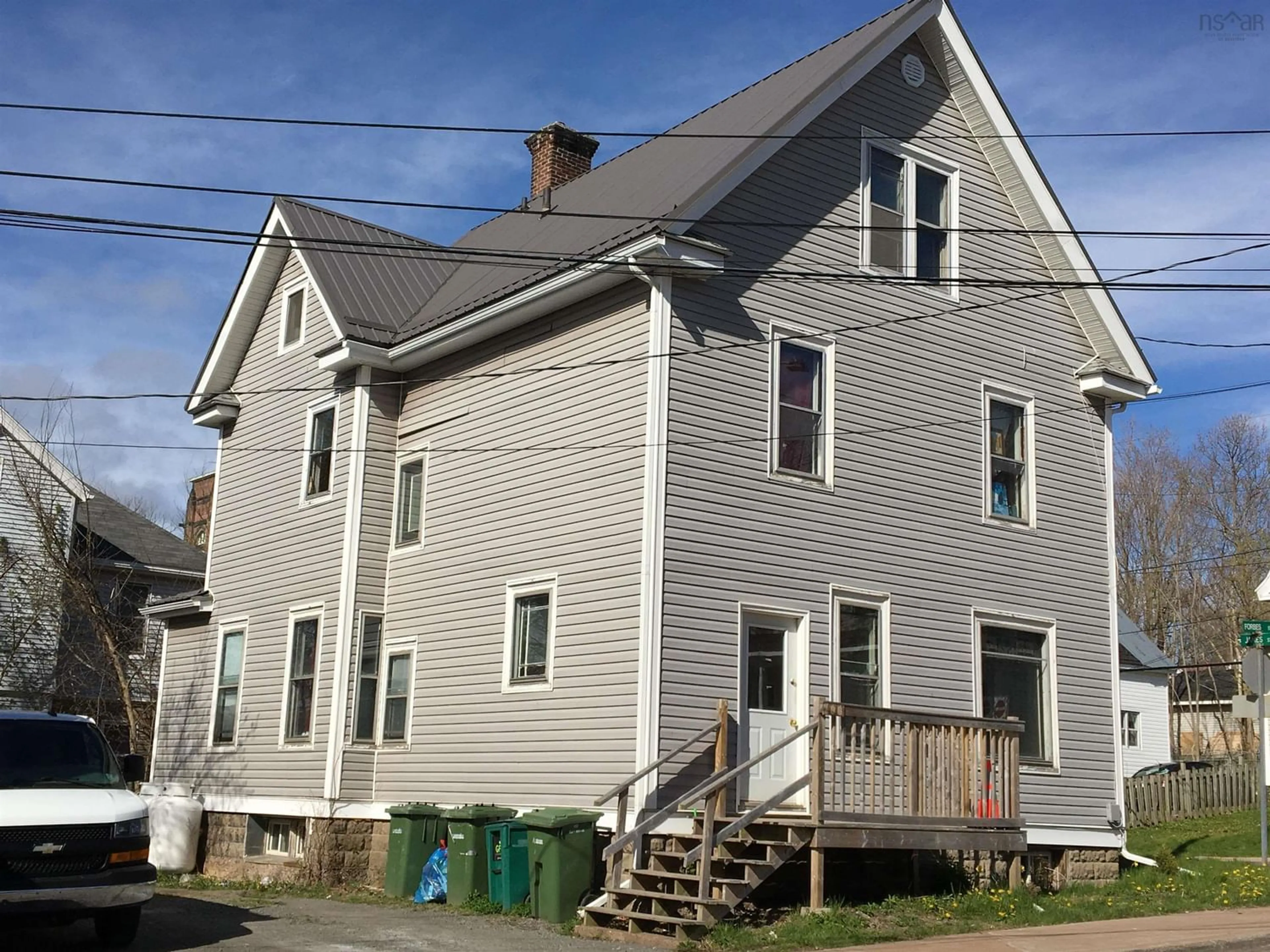 Frontside or backside of a home for 196 Forbes St, New Glasgow Nova Scotia B2H 4N7