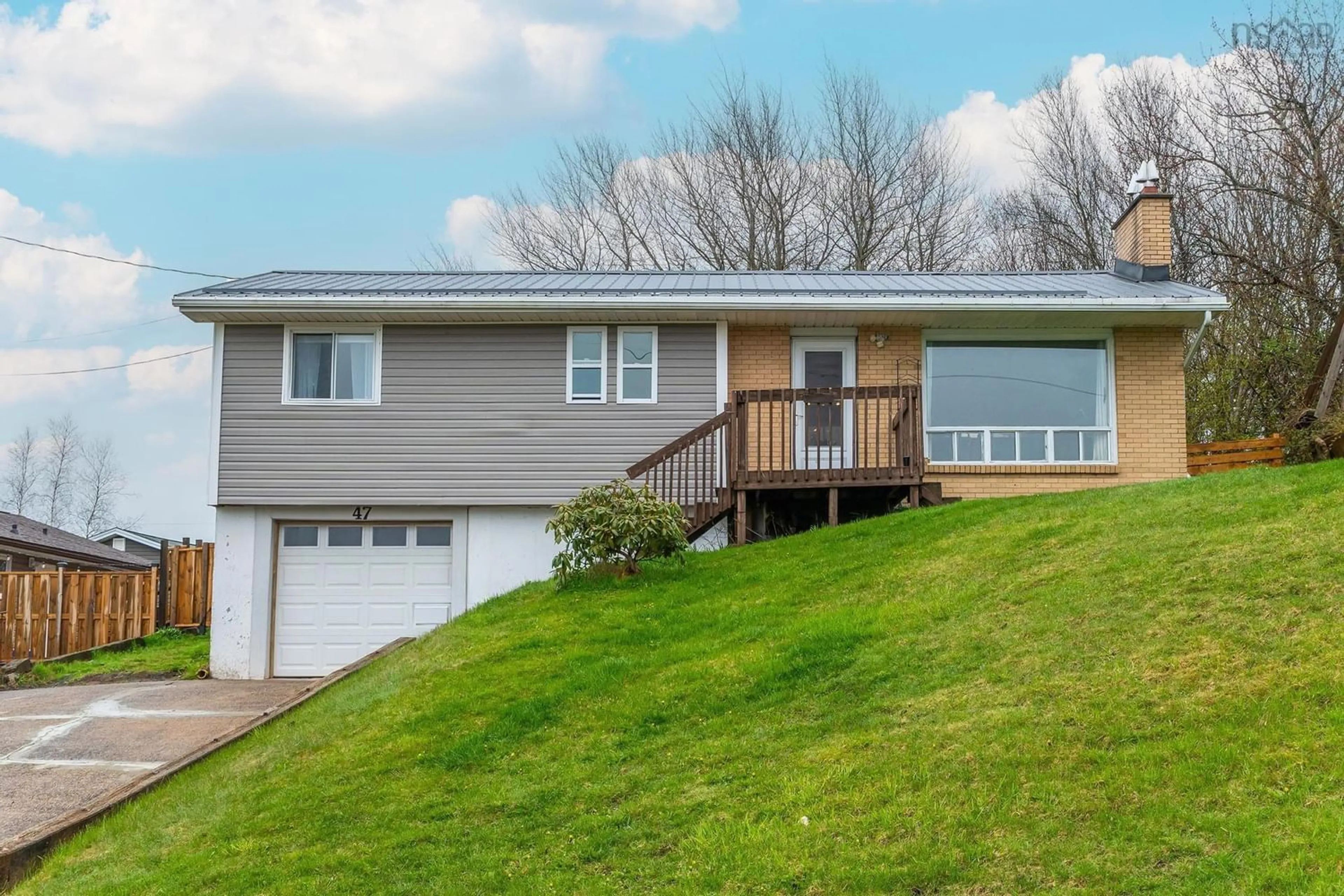Frontside or backside of a home for 47 Topsail Blvd, Dartmouth Nova Scotia B2W 4A9