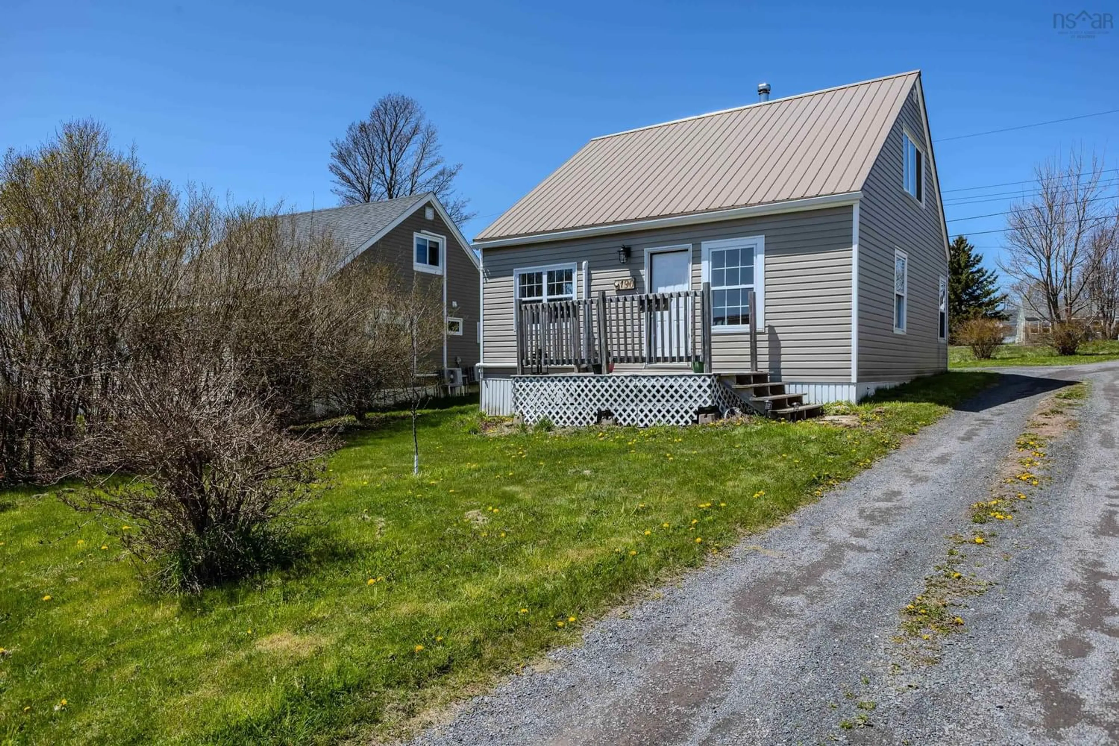 Cottage for 190 Poplar St, Pictou Nova Scotia B0K 1H0