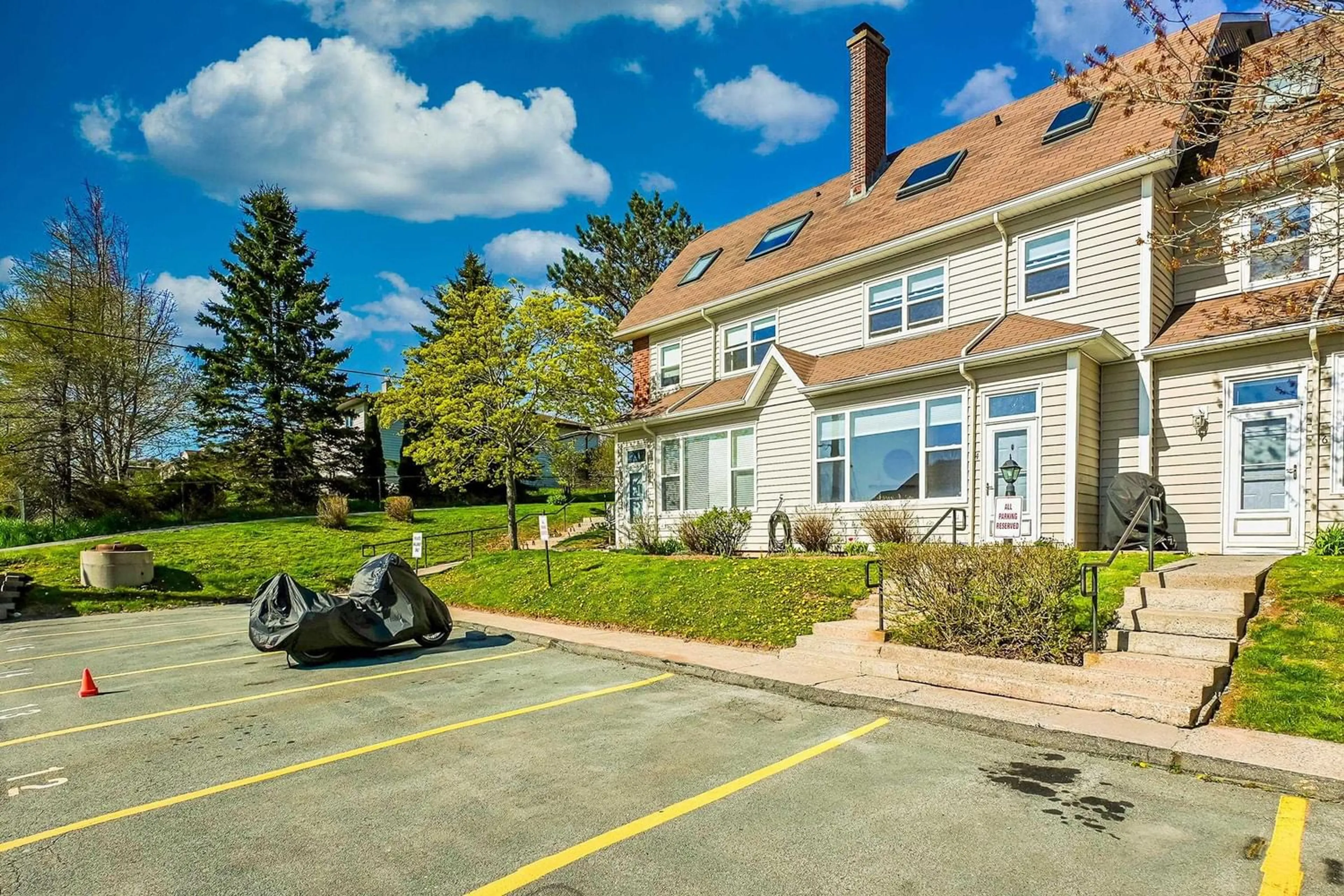 A pic from exterior of the house or condo for 83 Collins Grove #4, Dartmouth Nova Scotia B2W 4G3