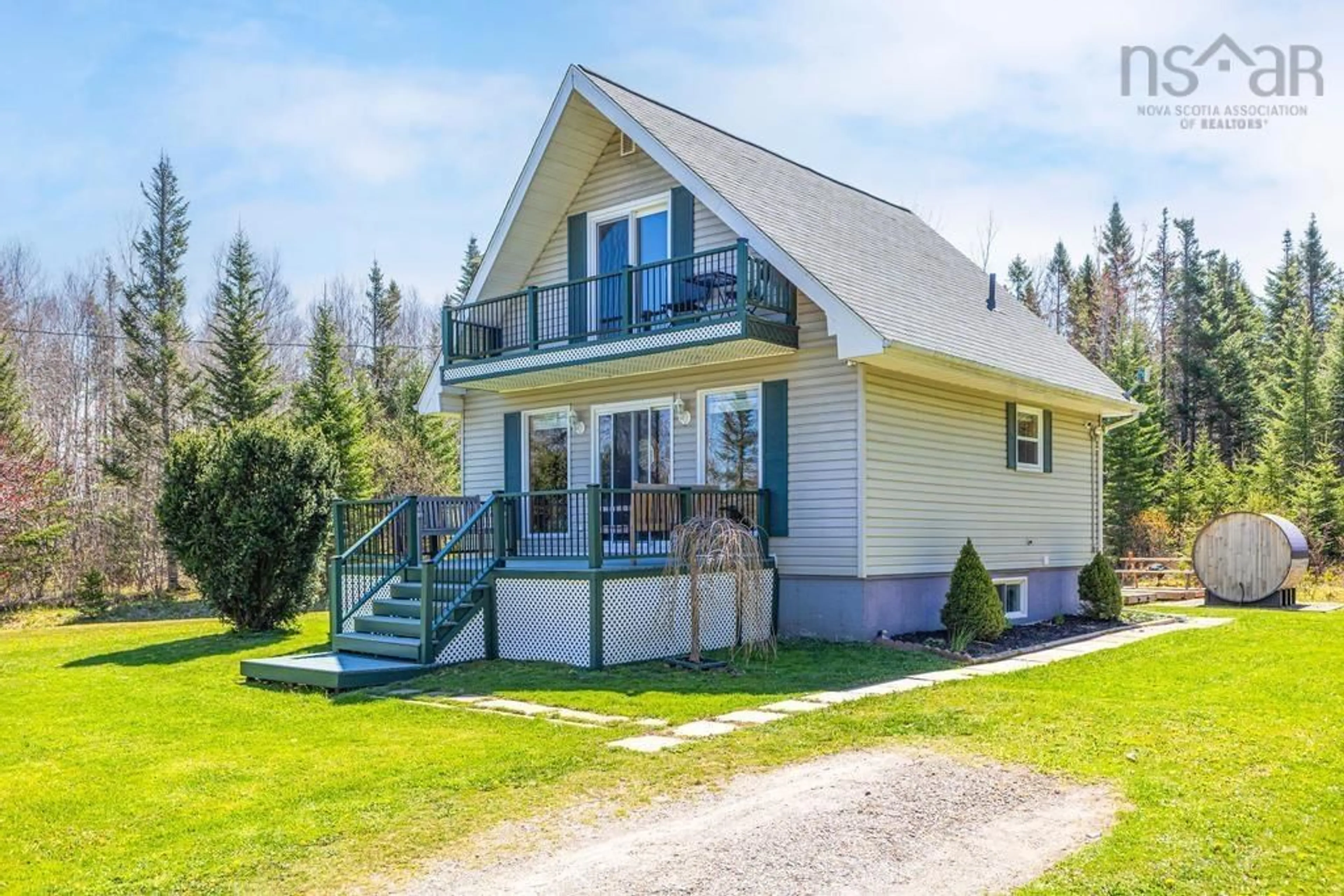 Cottage for 4037 Cloverdale Rd, East Stewiacke Nova Scotia B0N 2J0