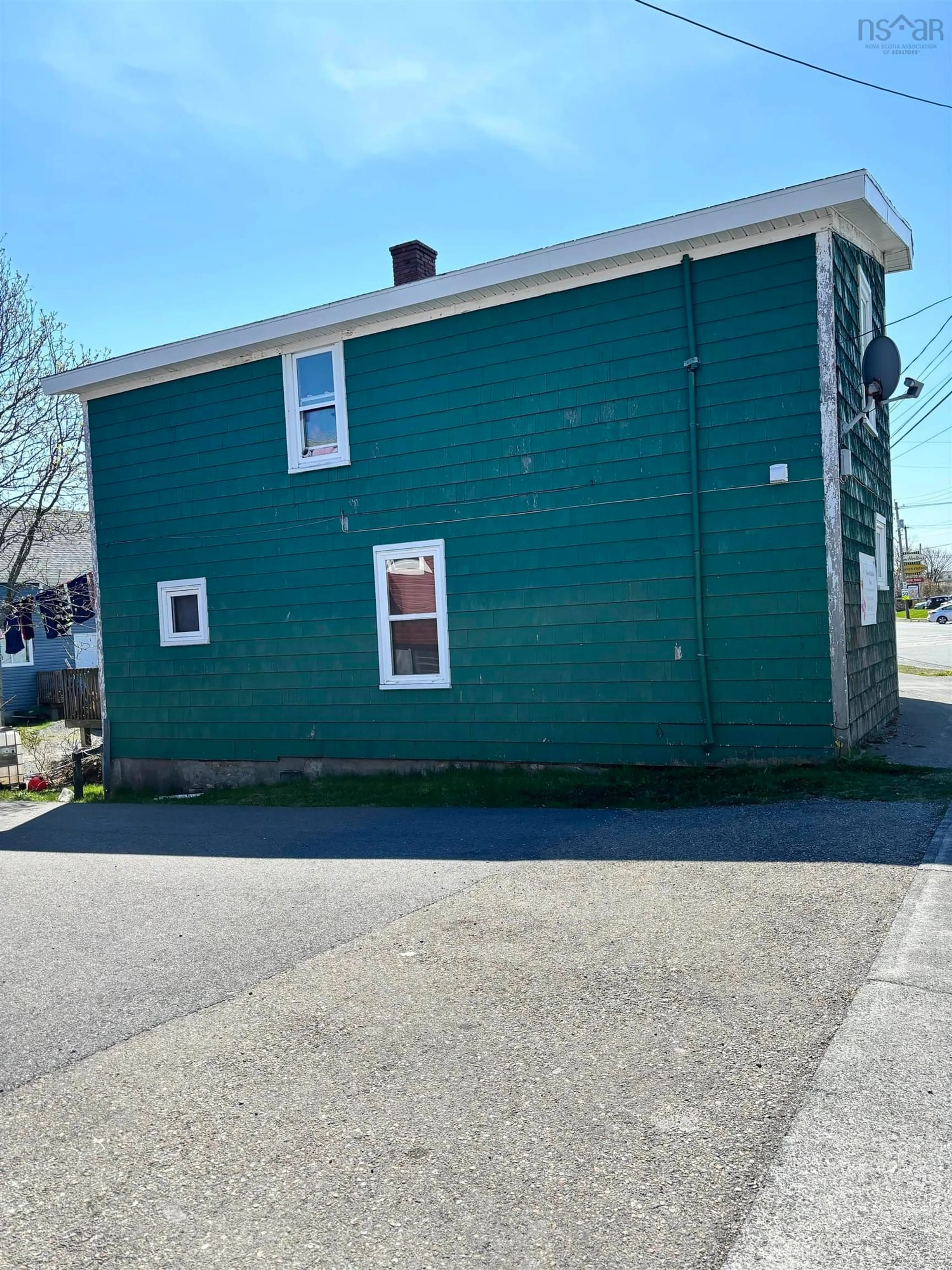 Frontside or backside of a home for 952 Victoria Rd, Sydney Nova Scotia B1N 1K7