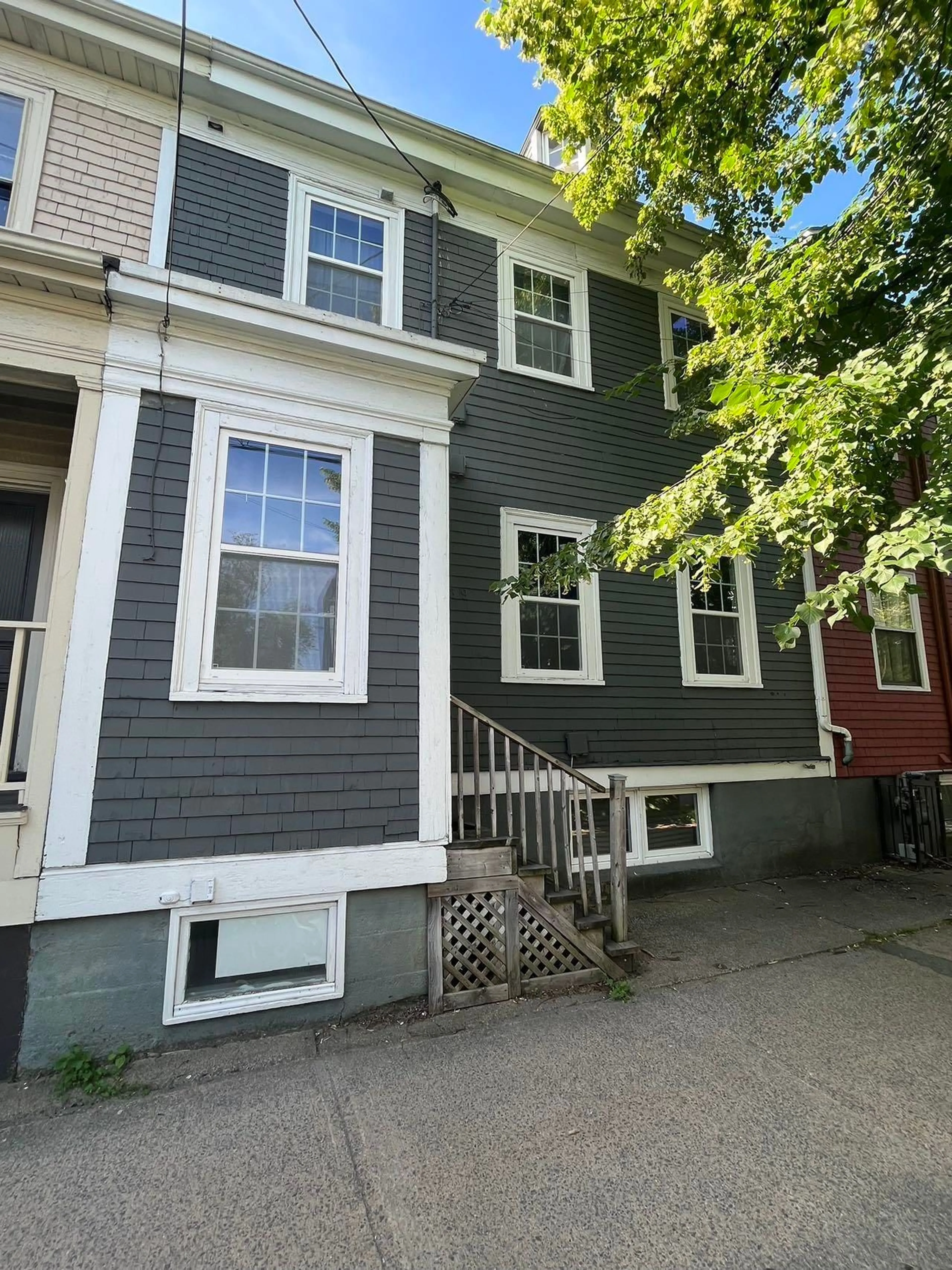 A pic from exterior of the house or condo, the street view for 5639 Morris St, Halifax Nova Scotia B3J 1C4