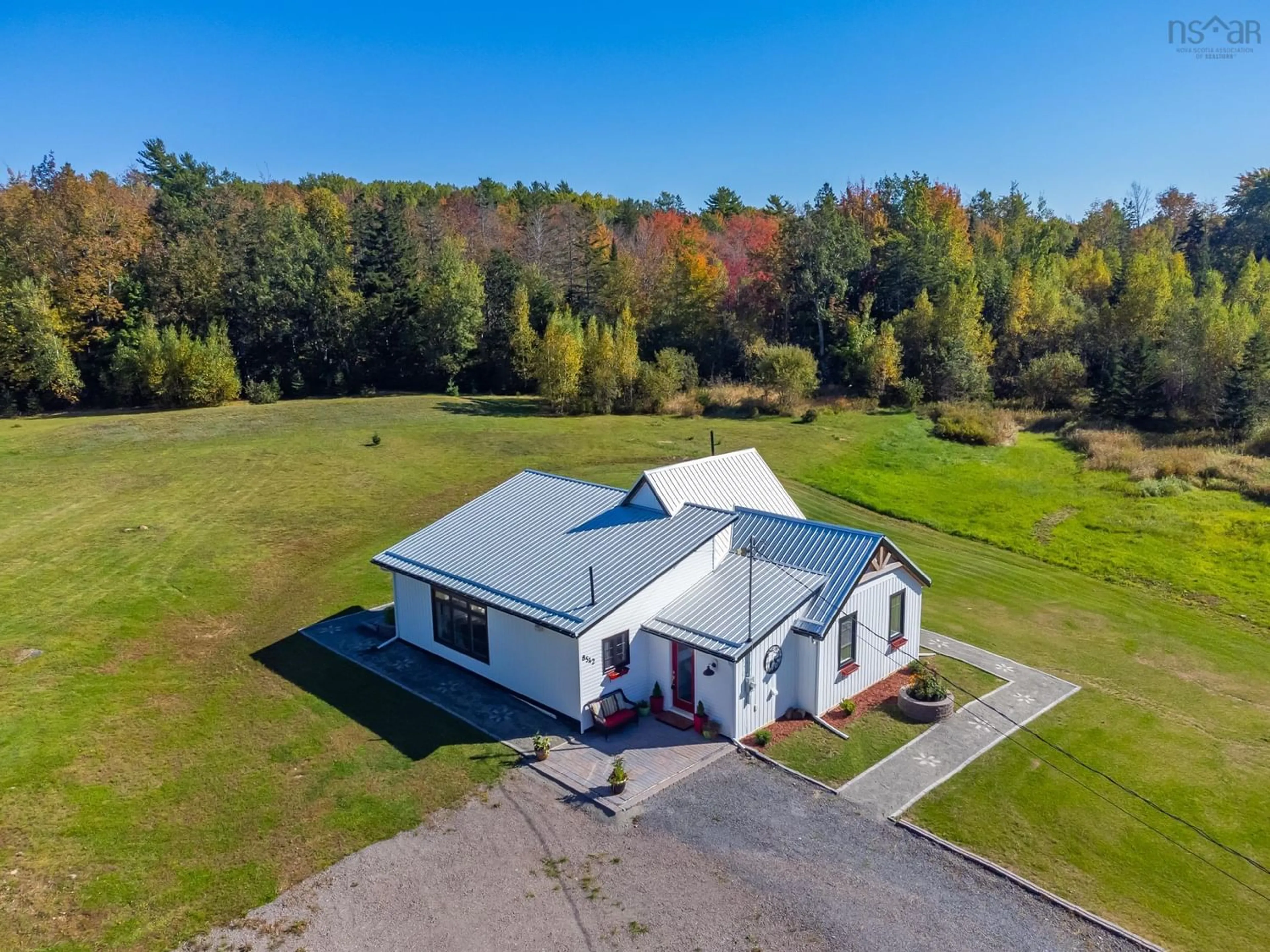 Cottage for 8542 Highway 10, Nictaux South Nova Scotia B0S 1P0