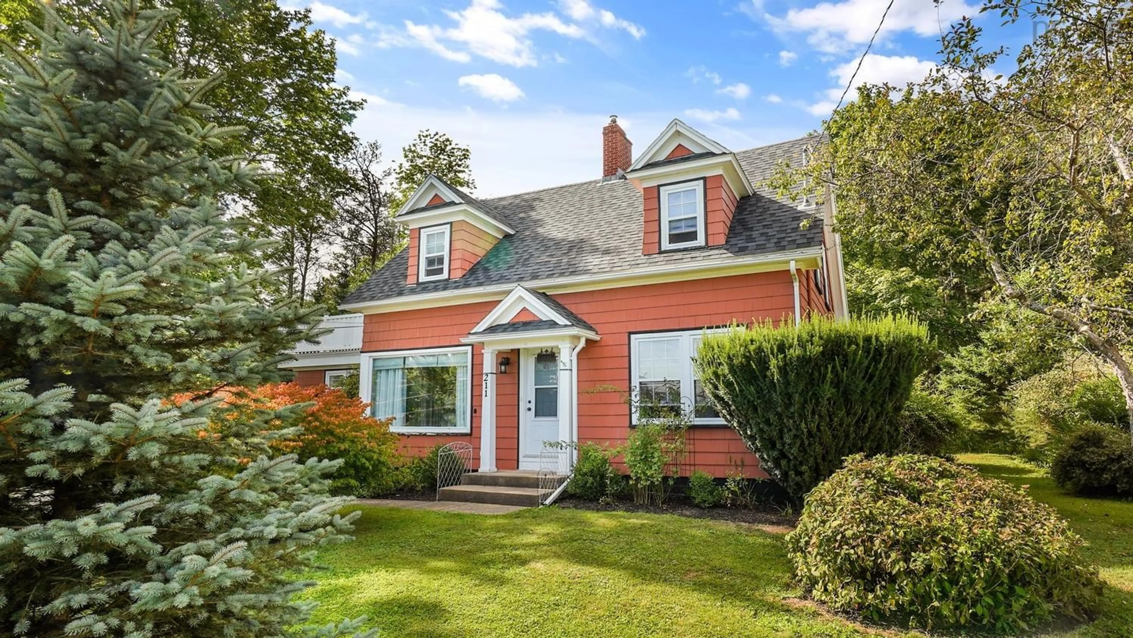 Home with brick exterior material for 211 Main St, Mahone Bay Nova Scotia B0J 2E0