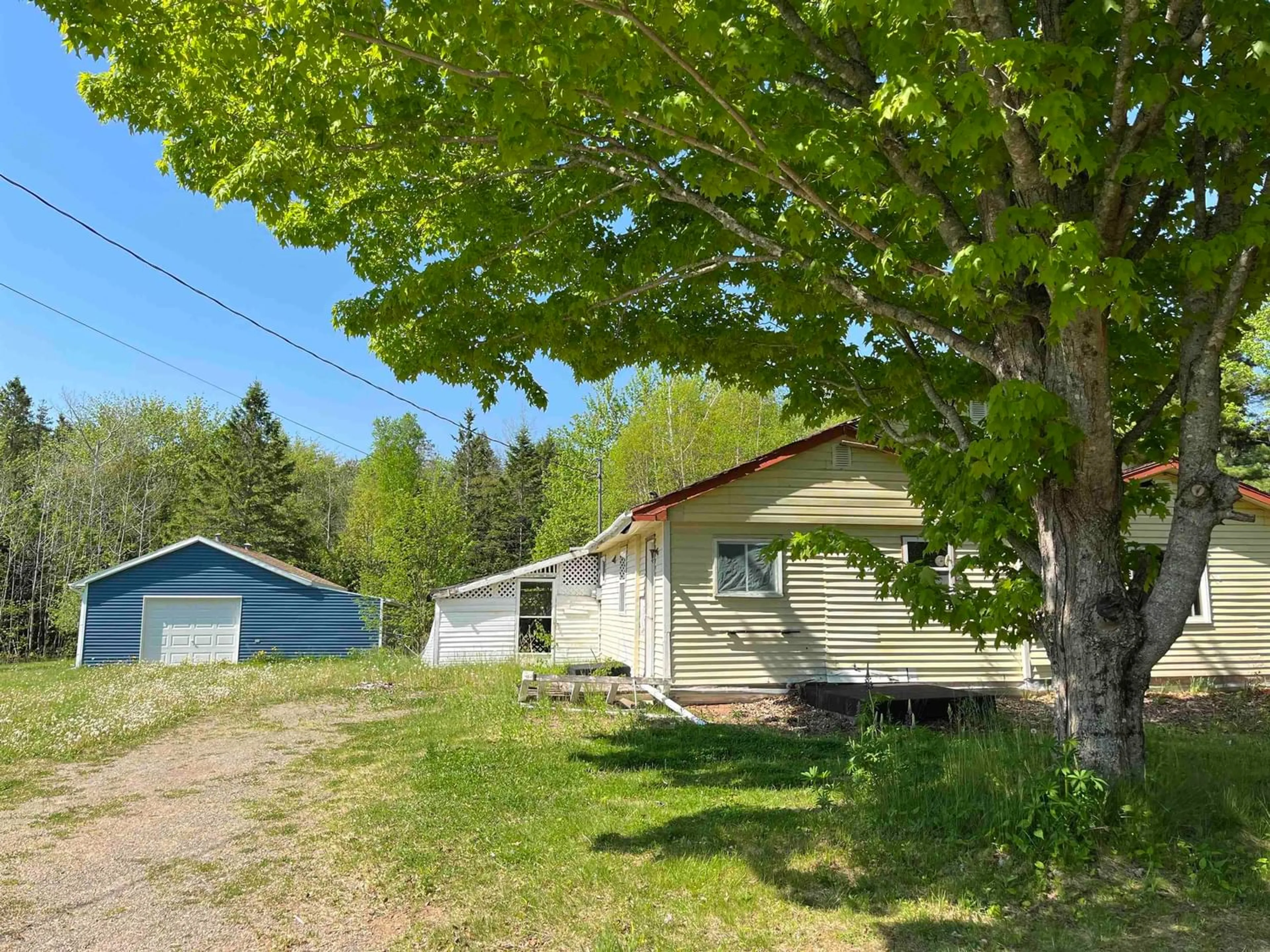 Cottage for 1192 Lakewood Rd, Keddys Corner Nova Scotia B4N 1V6