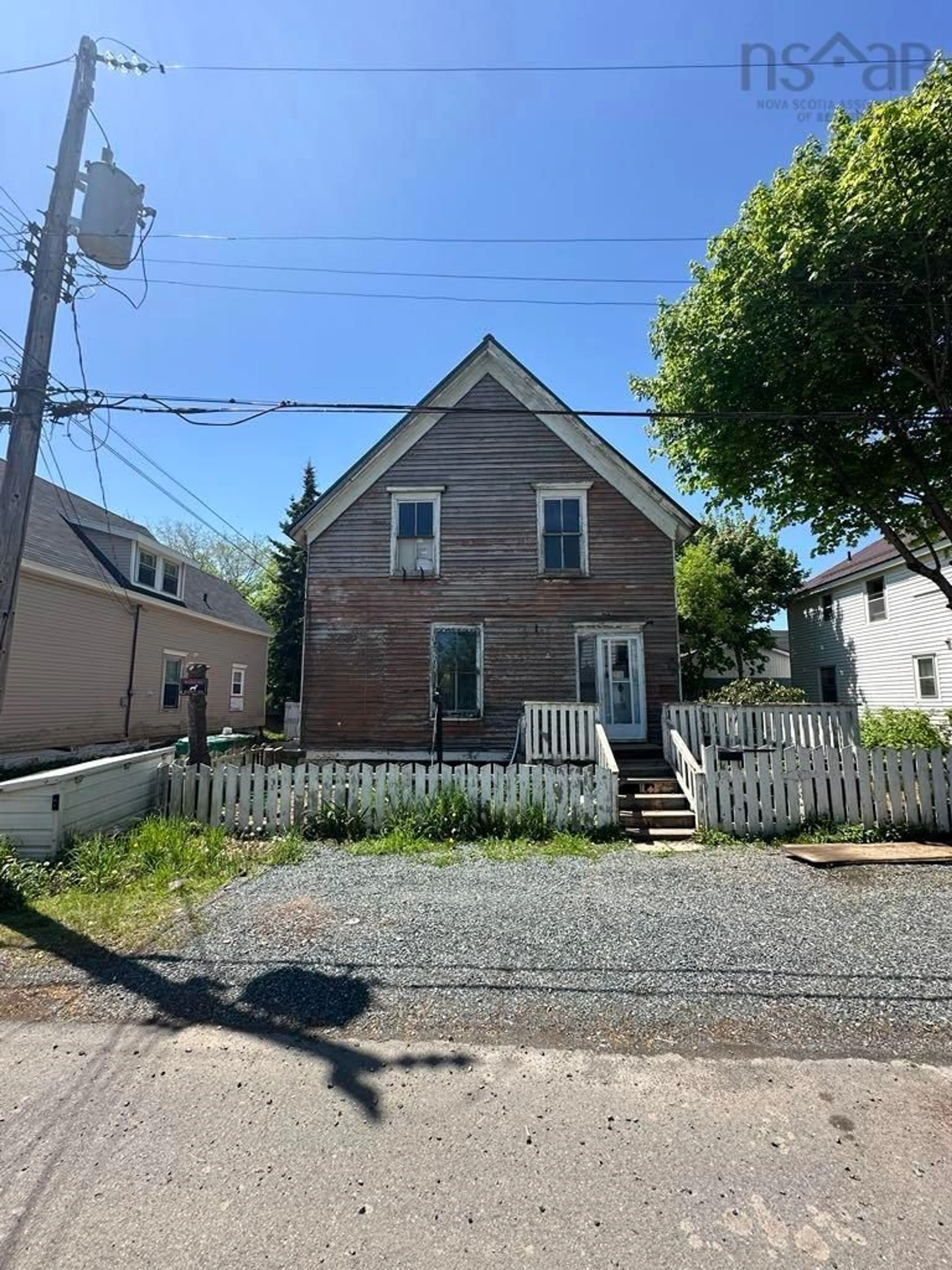 Frontside or backside of a home for 8 Mclellan St, Truro Nova Scotia B2N 2L1