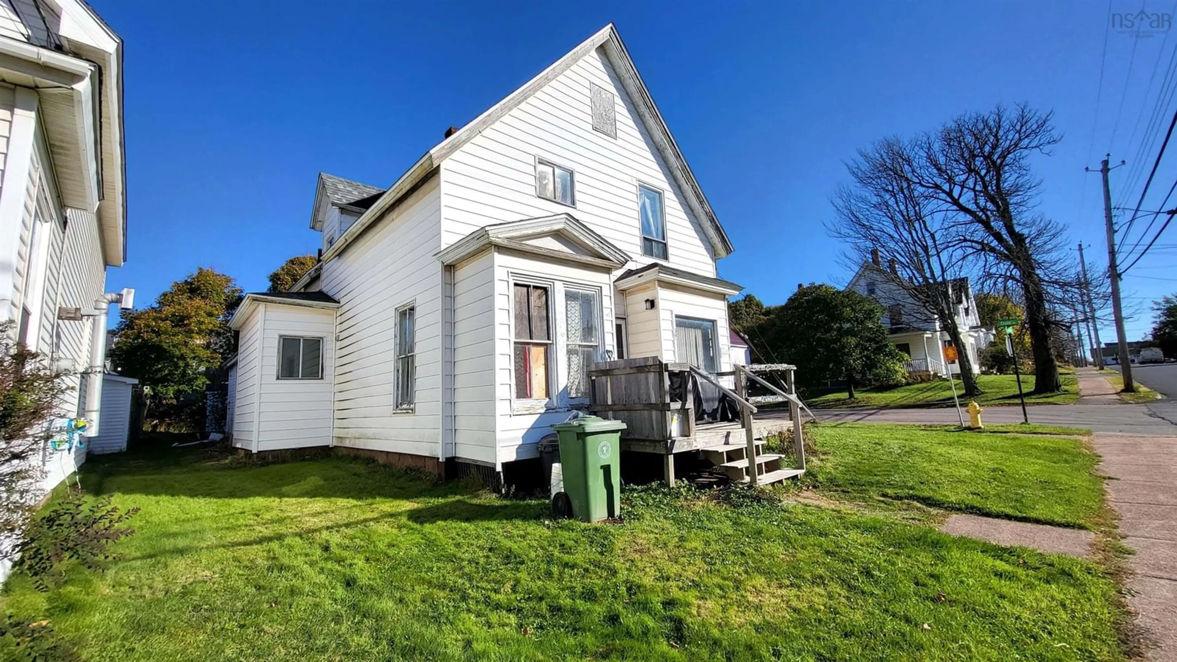 Frontside or backside of a home for 39 Laplanche St, Amherst Nova Scotia B4H 3G9
