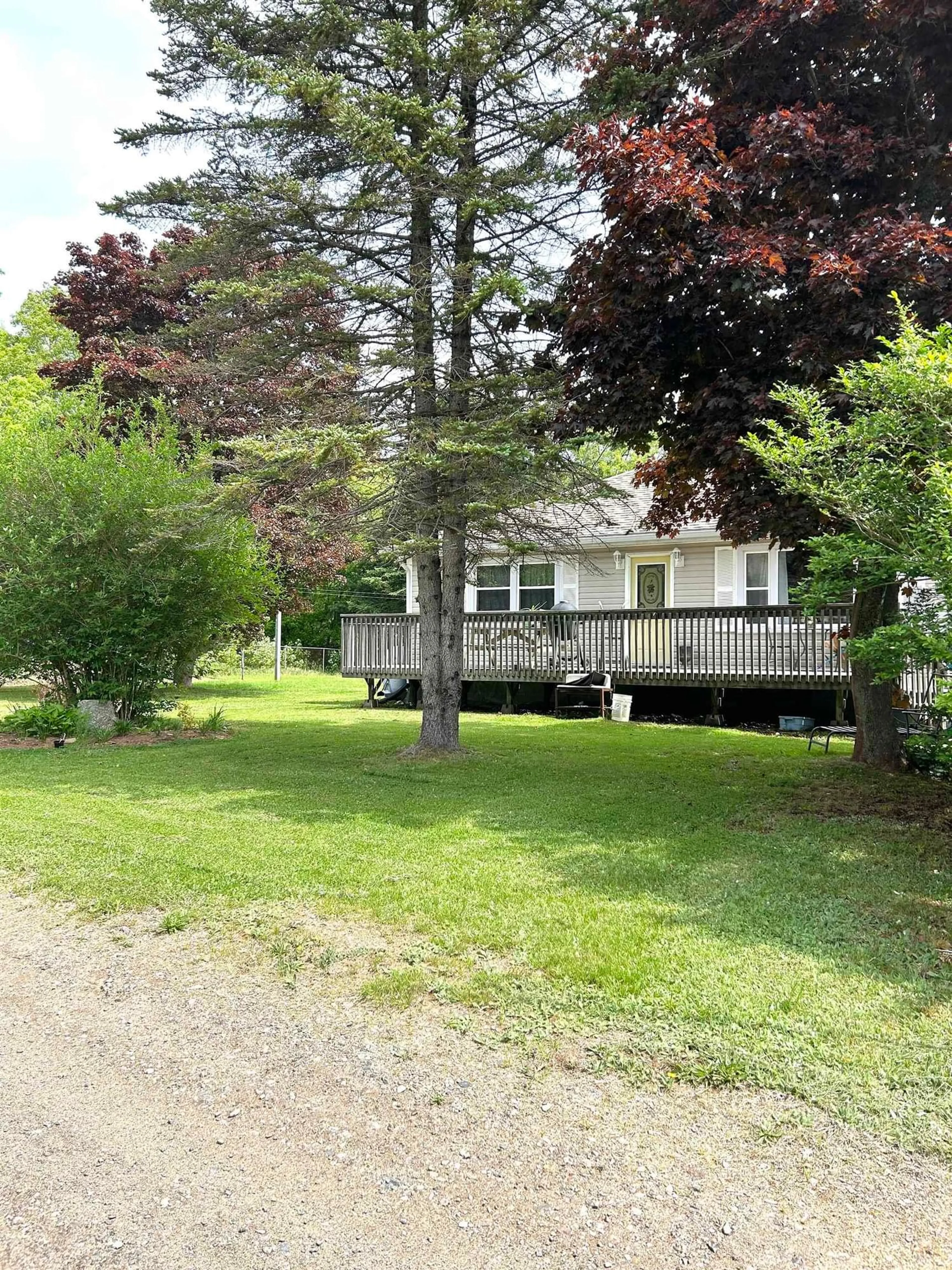 Cottage for 14587-89 1 Hwy, Wilmot Nova Scotia B0P 1W0