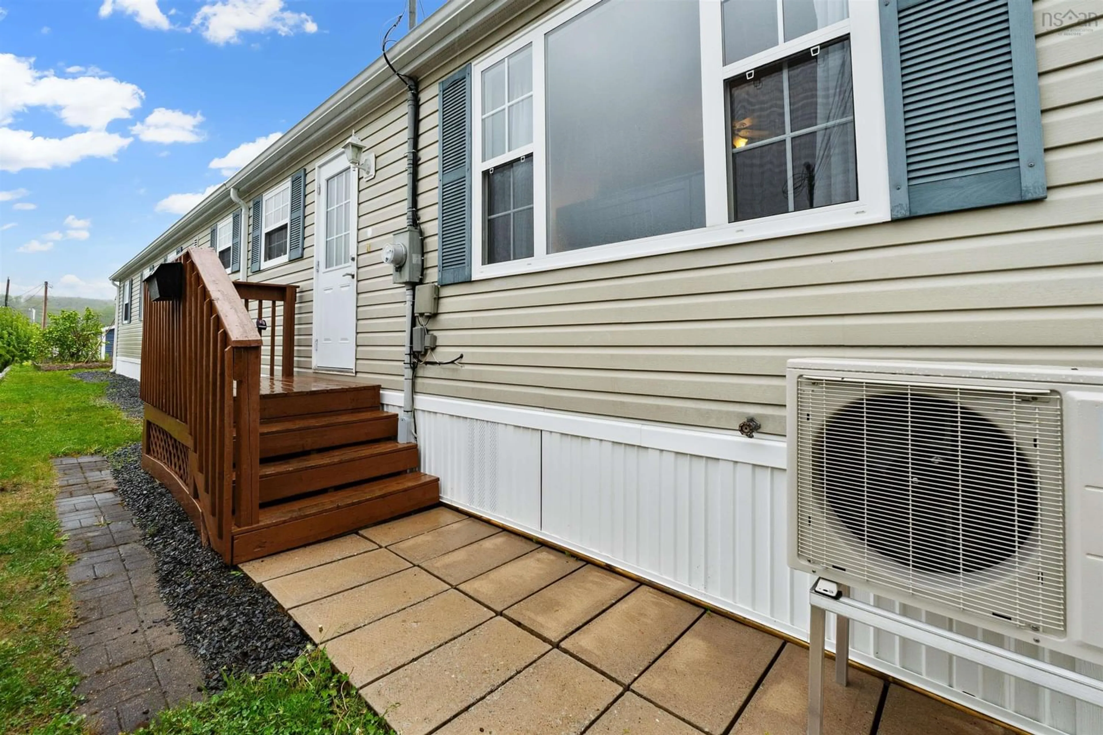 Home with vinyl exterior material for 142 Haven Dr, Bridgewater Nova Scotia B4V 4C4
